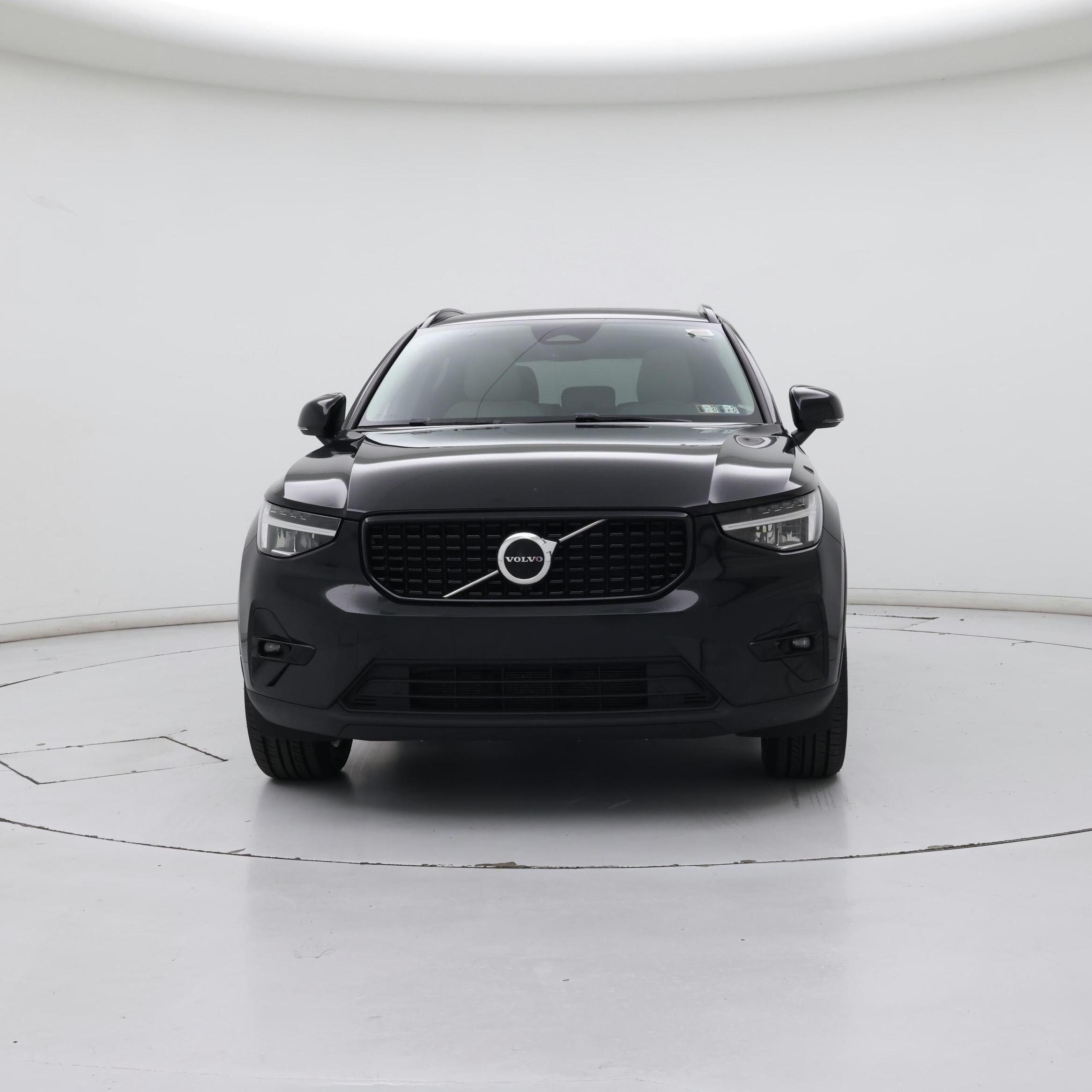 Thumbnail: 2023 Volvo XC40 - 5