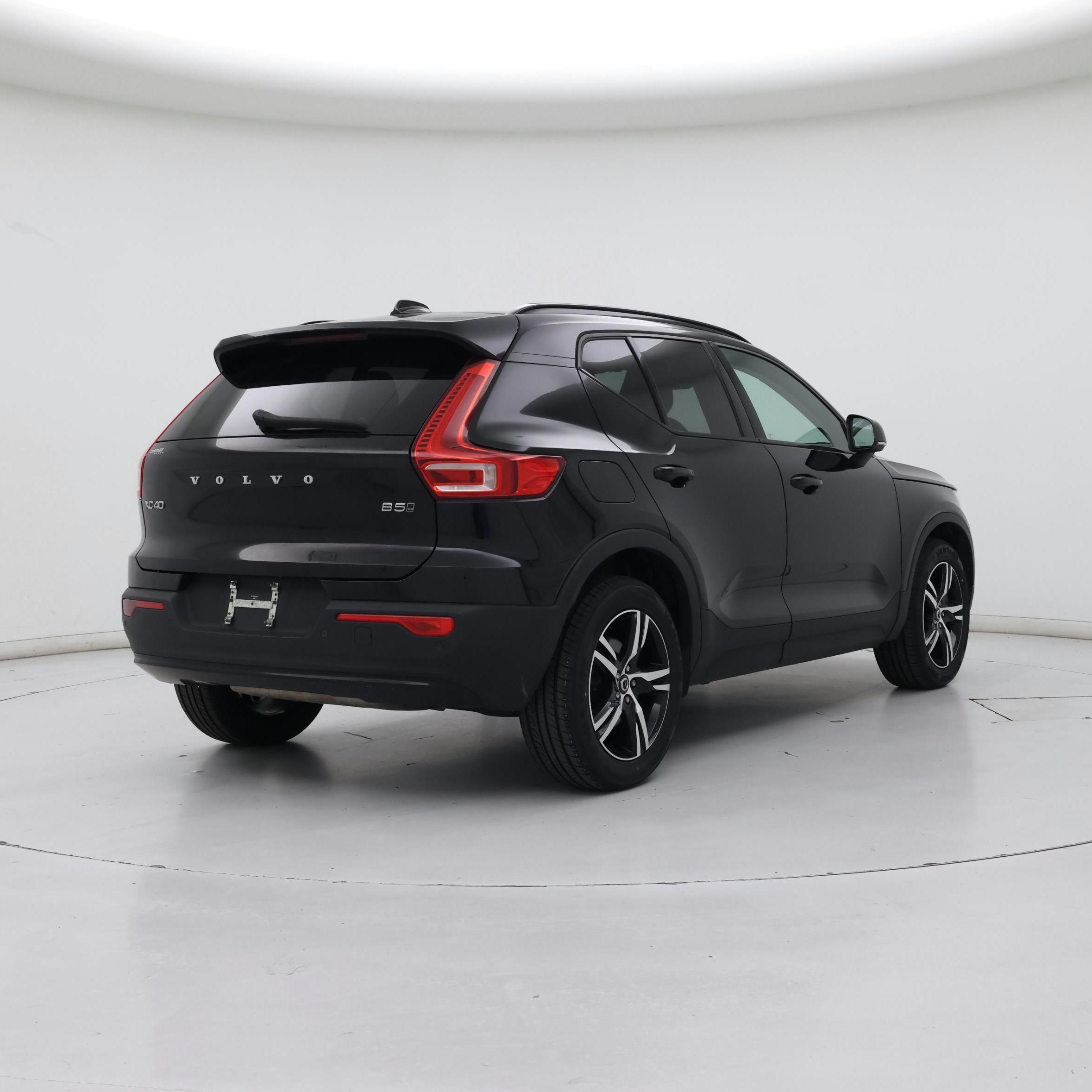 Thumbnail: 2023 Volvo XC40 - 8