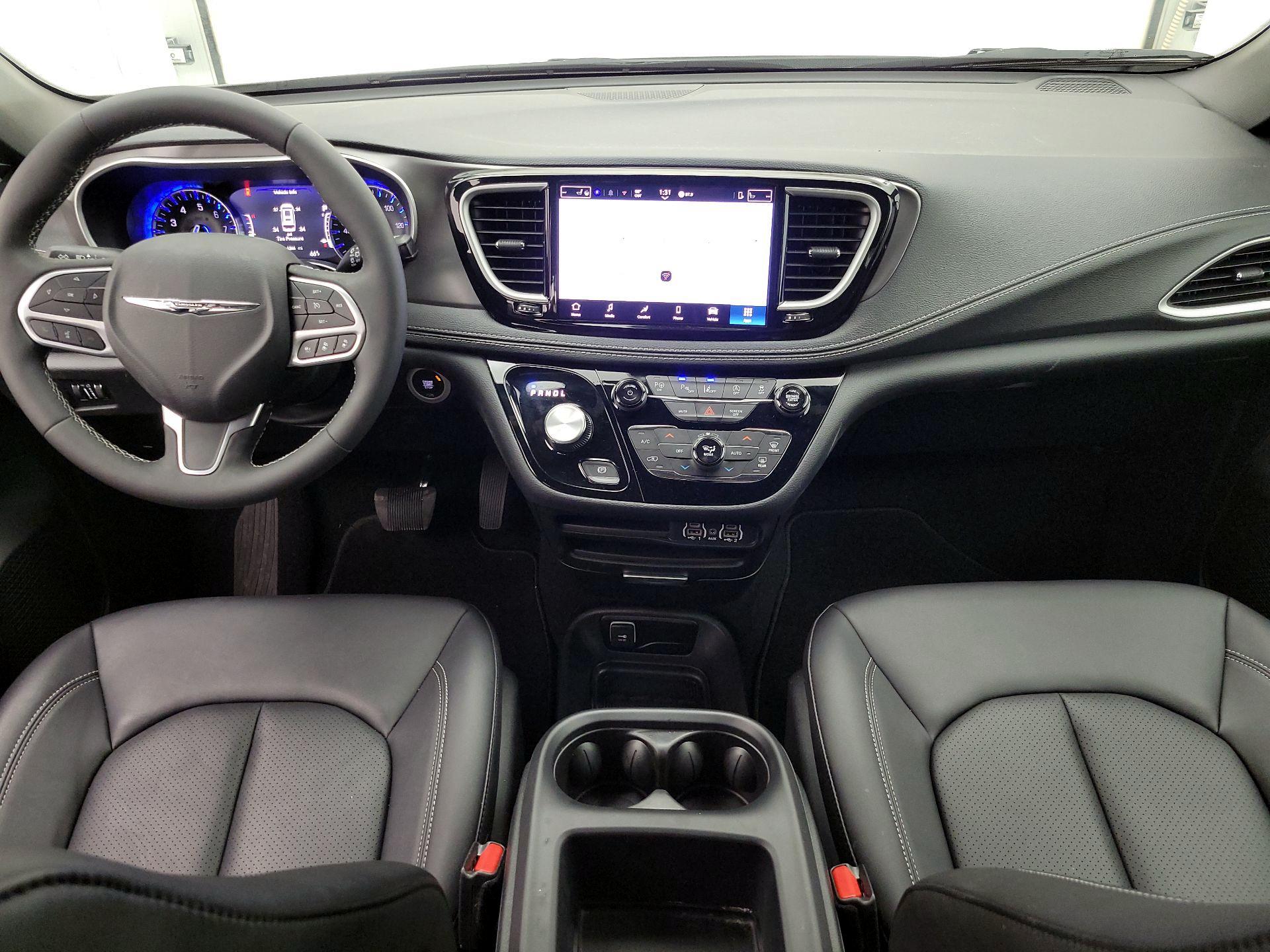 Thumbnail: 2025 Chrysler Pacifica - 9