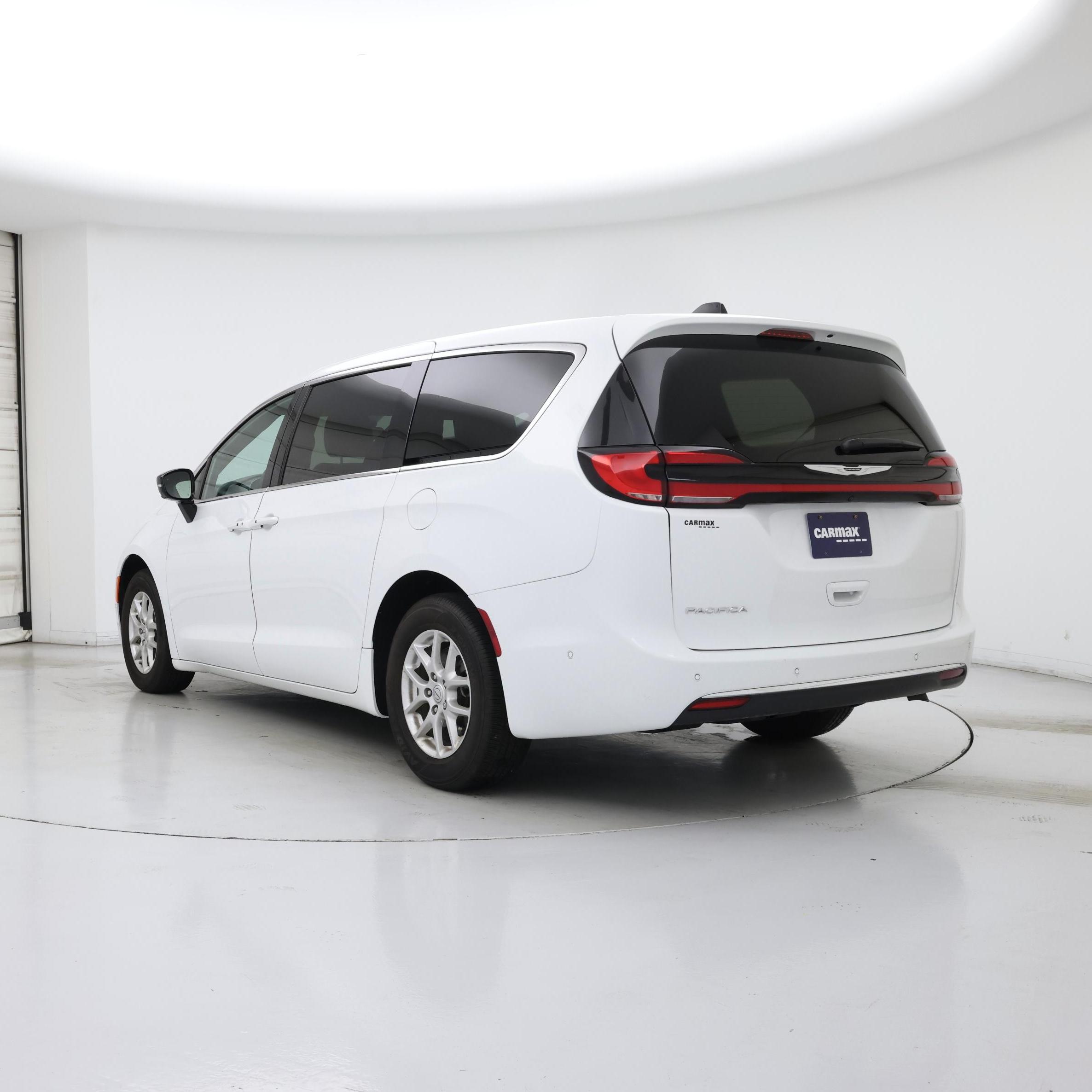 Thumbnail: 2025 Chrysler Pacifica - 2