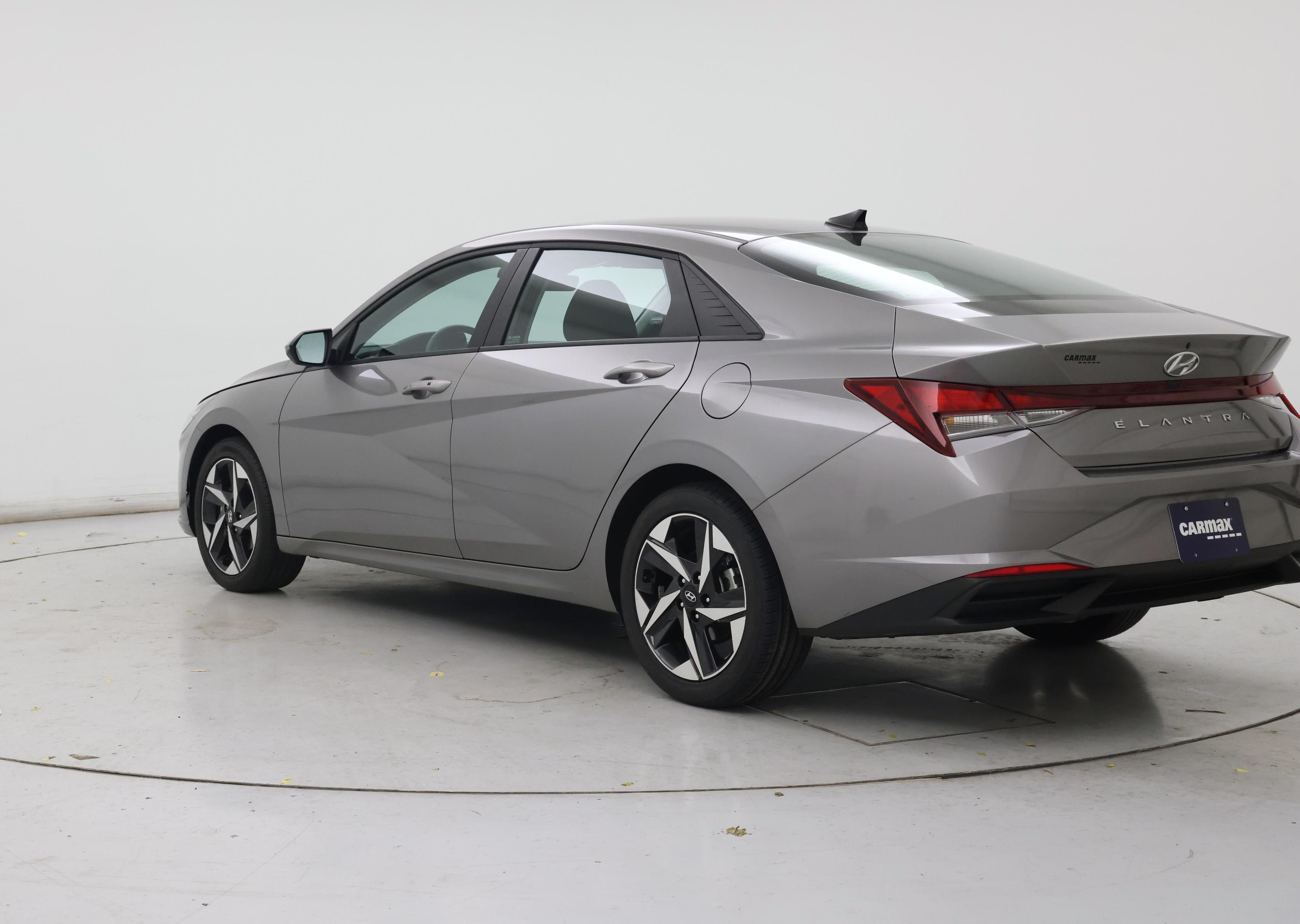 Thumbnail: 2023 Hyundai Elantra - 2
