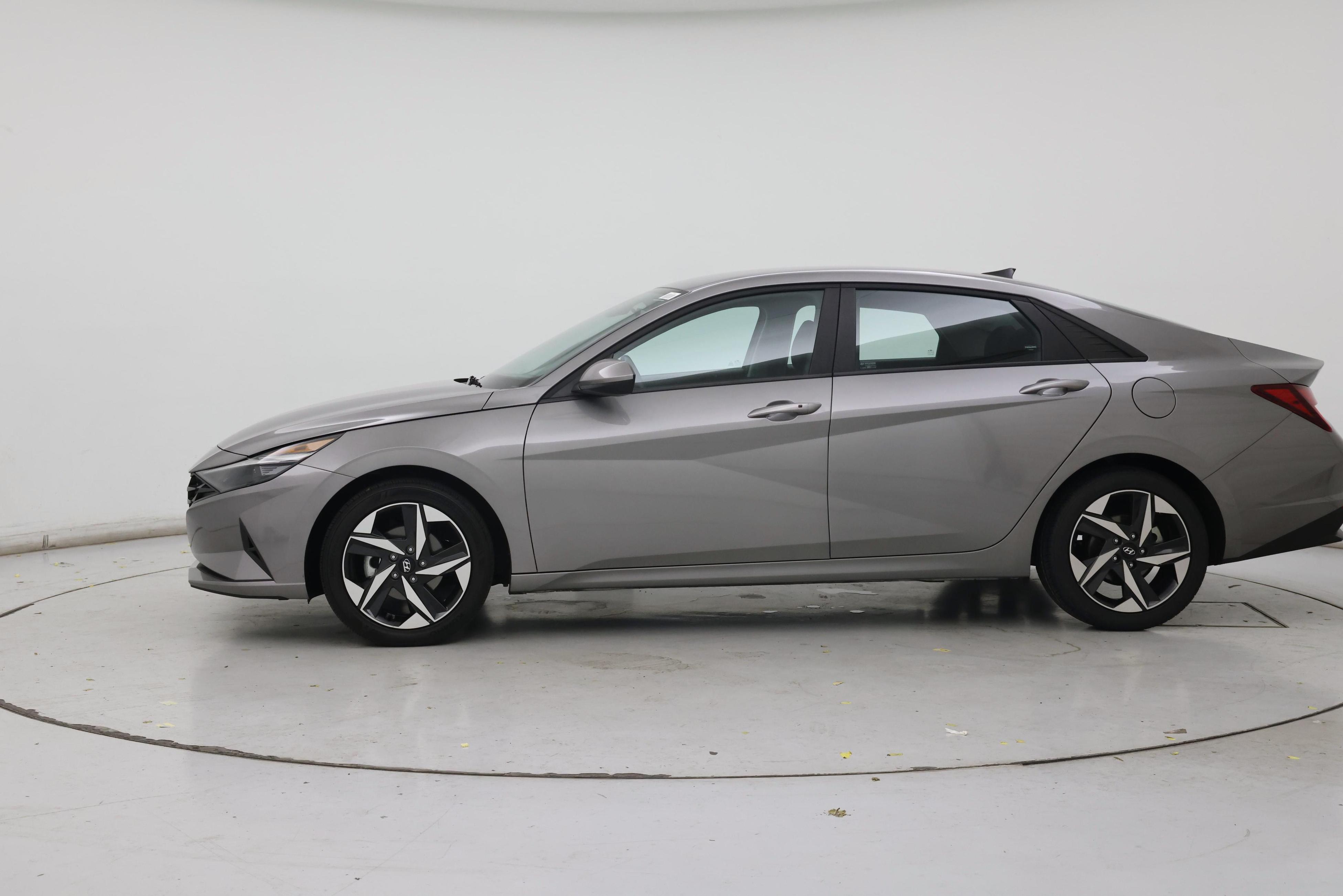 Thumbnail: 2023 Hyundai Elantra - 3