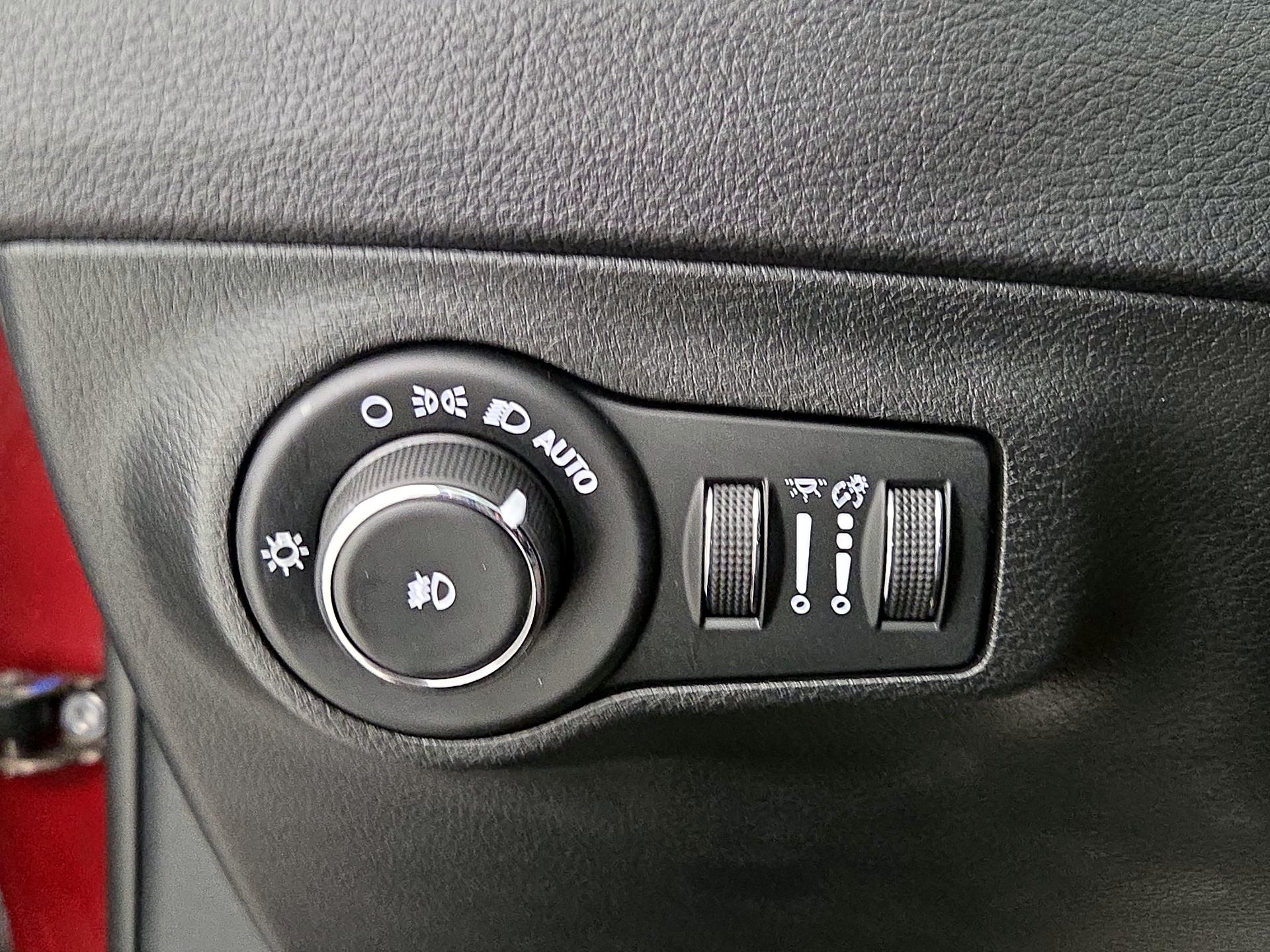 Thumbnail: 2020 Jeep Compass - 13