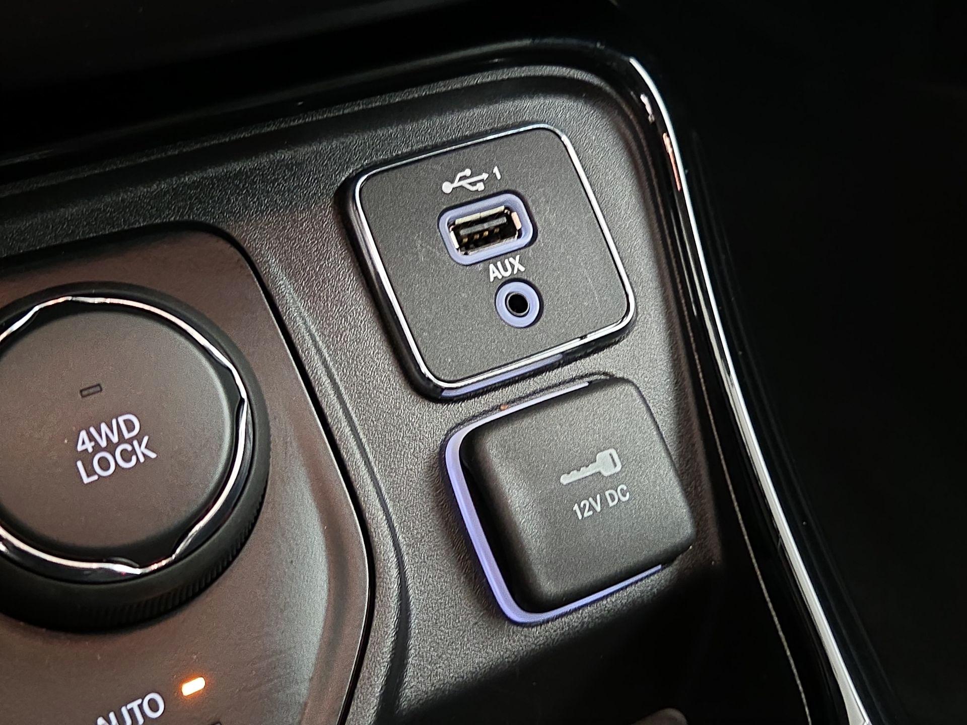 Thumbnail: 2020 Jeep Compass - 18