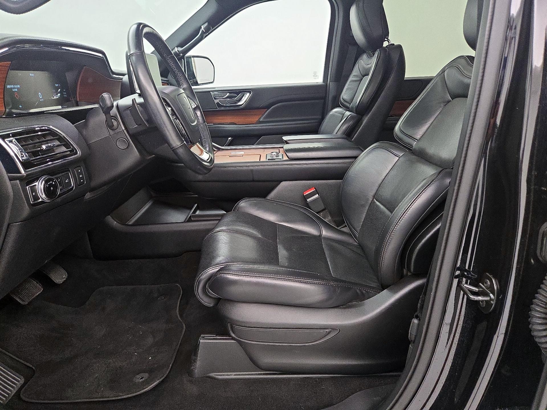 Thumbnail: 2019 Lincoln Navigator - 11