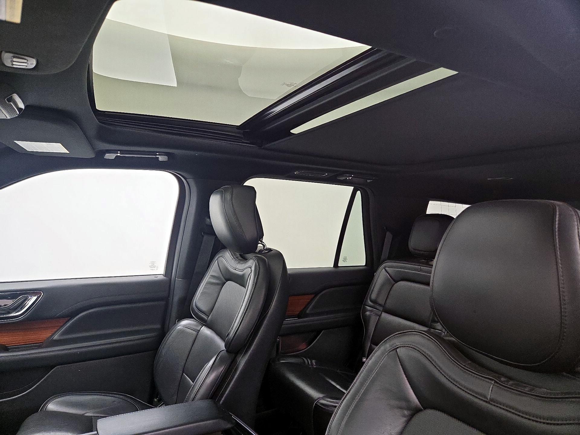 Thumbnail: 2019 Lincoln Navigator - 19