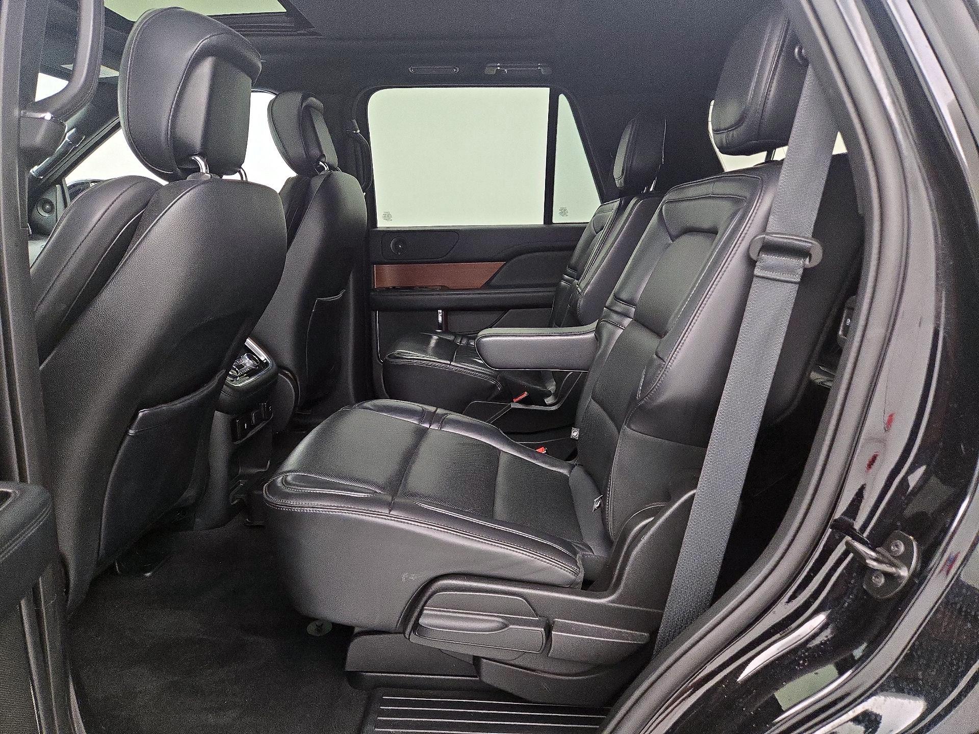 Thumbnail: 2019 Lincoln Navigator - 20