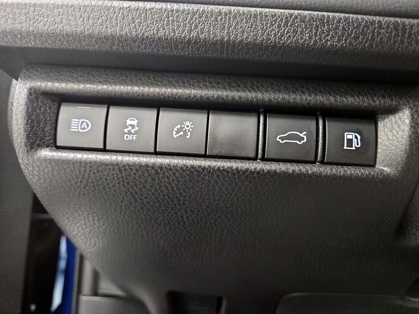 2025 Toyota Camry XSE - Photo 14