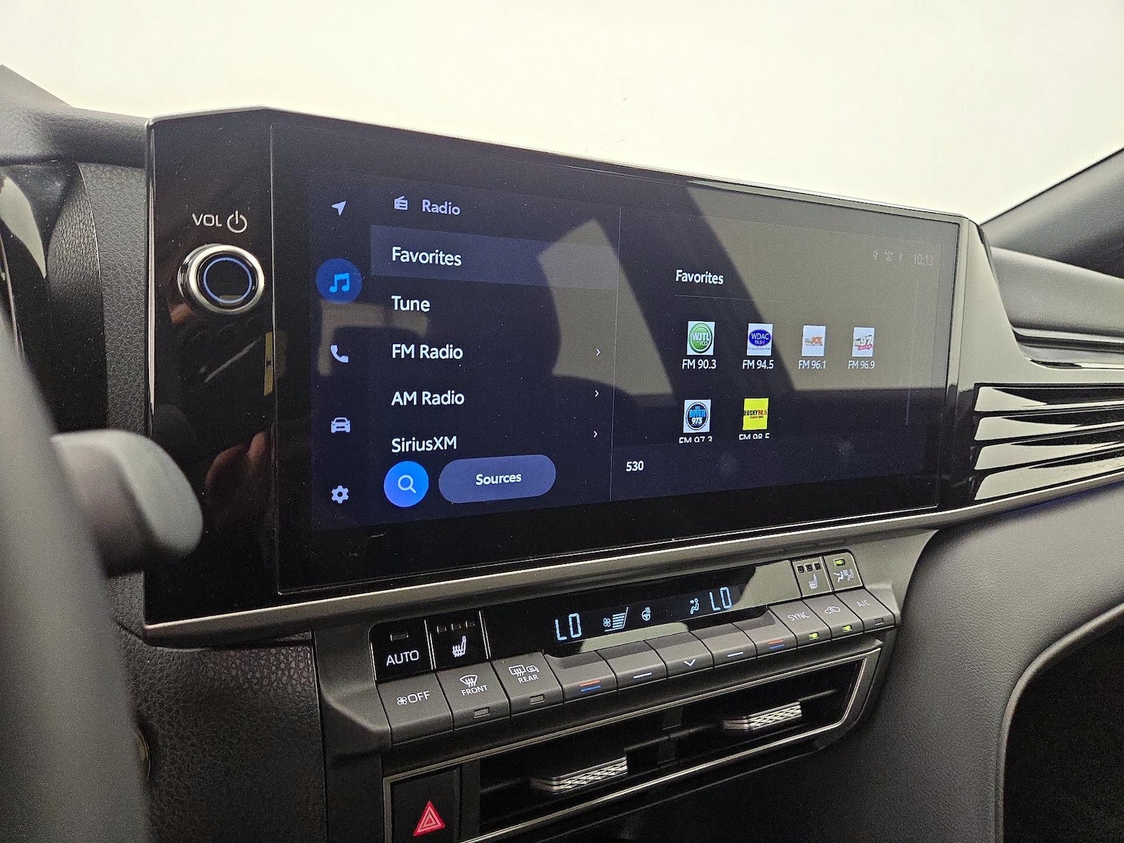 2025 Toyota Camry XSE - Photo 16