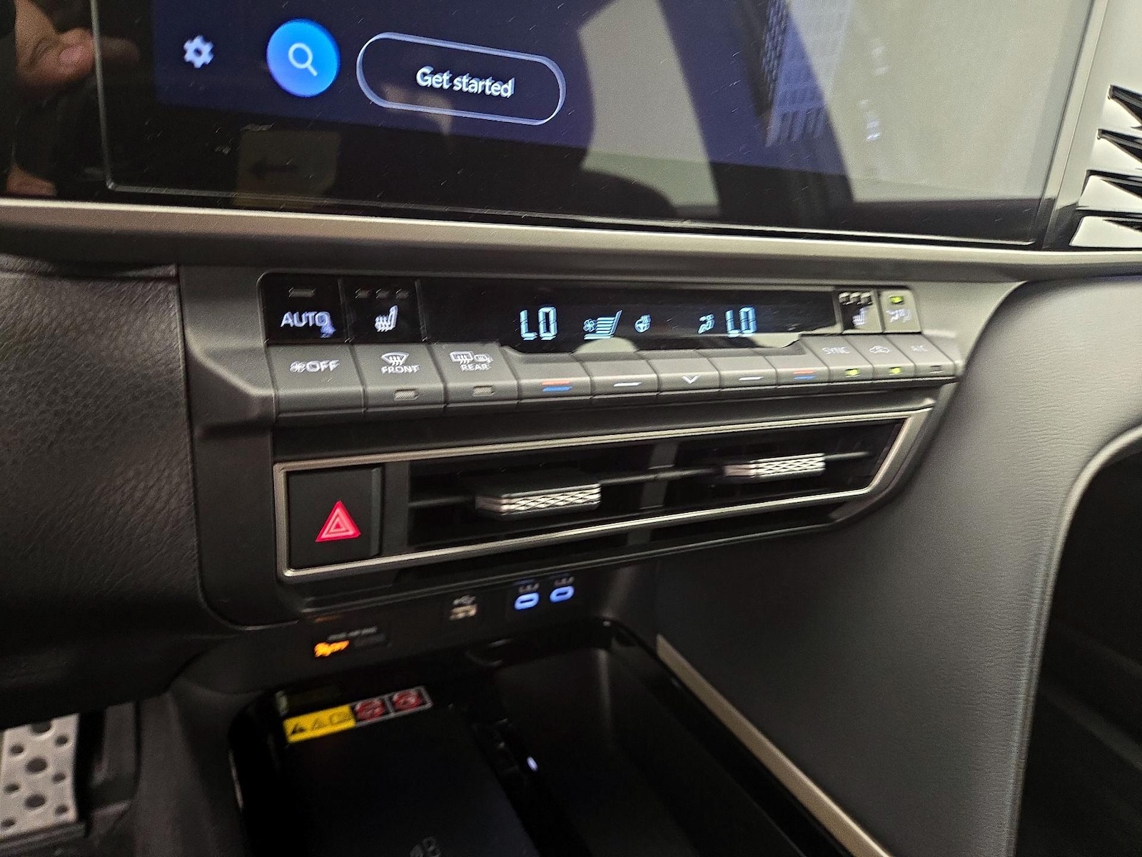 2025 Toyota Camry XSE - Photo 17