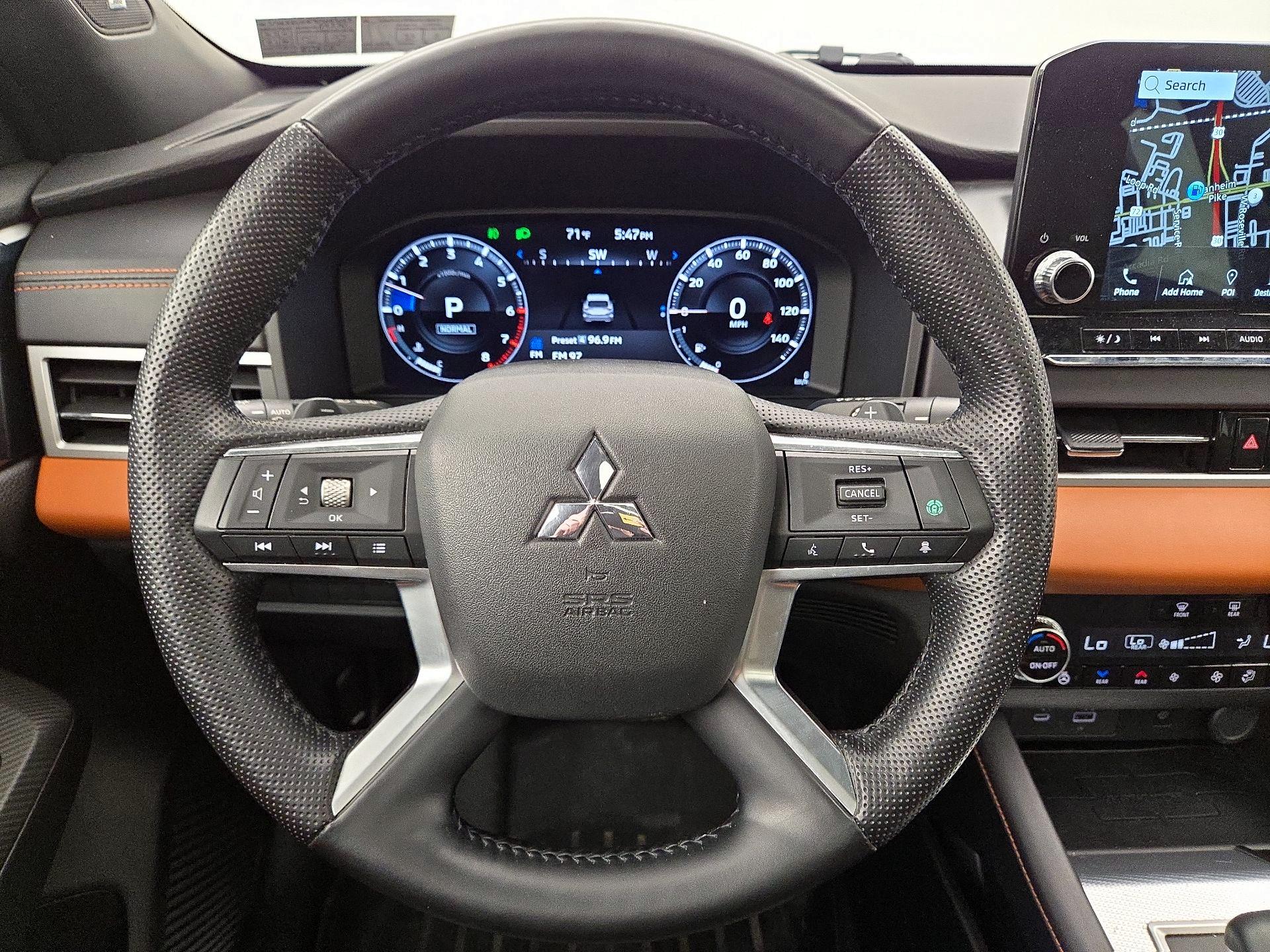 Thumbnail: 2022 Mitsubishi Outlander - 10