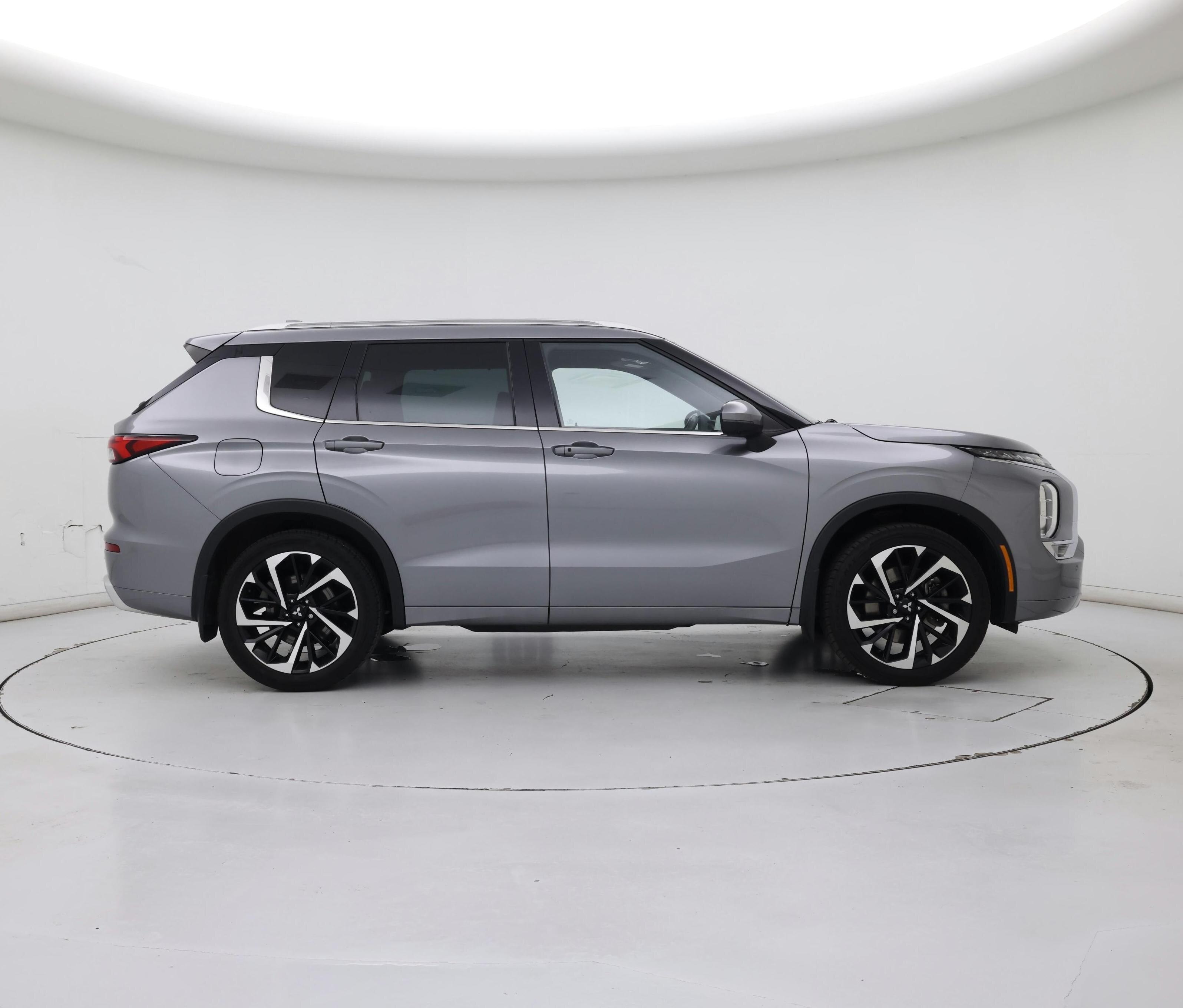 Thumbnail: 2022 Mitsubishi Outlander - 7