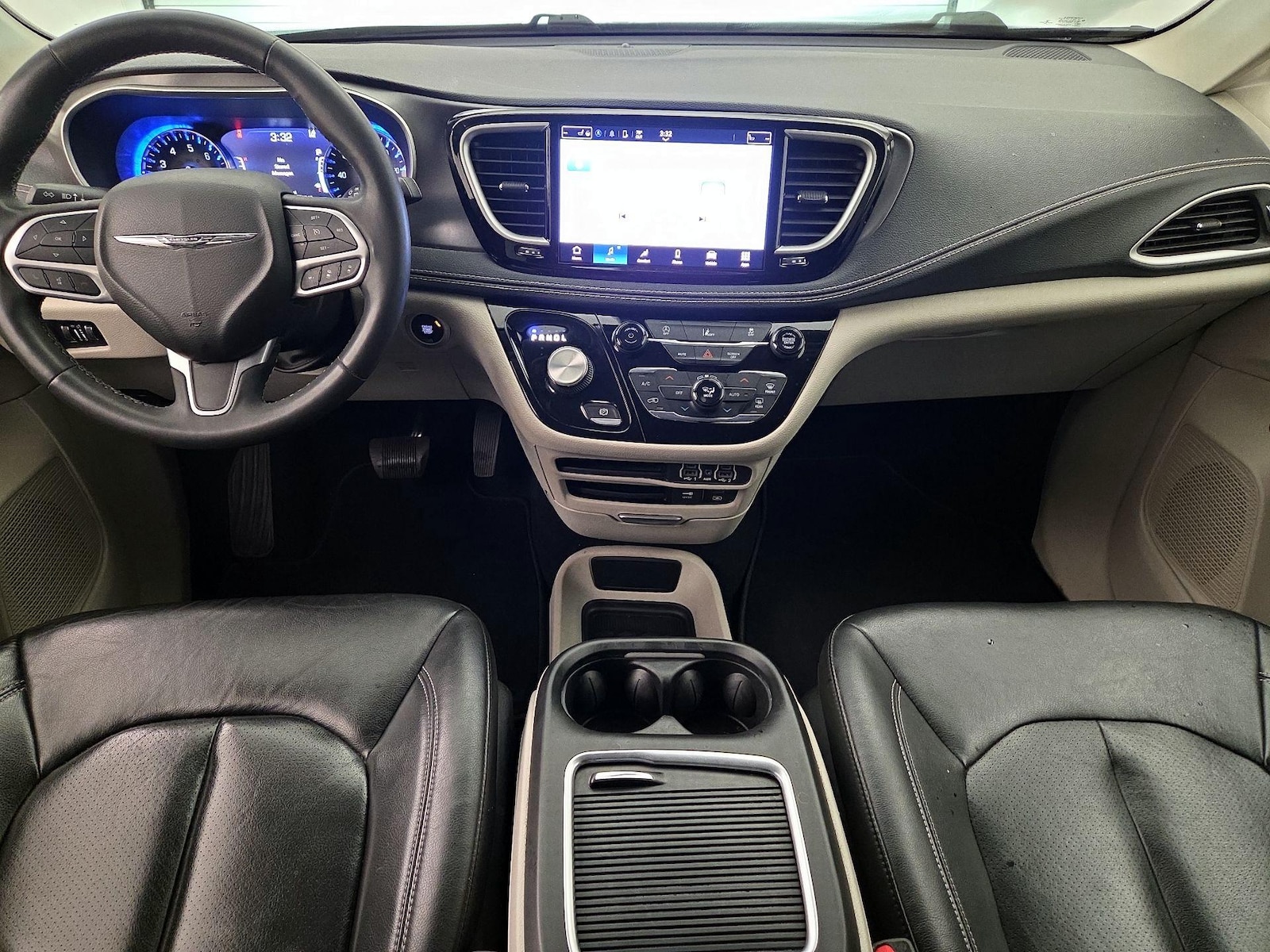 2022 Chrysler Pacifica Touring L - Photo 10