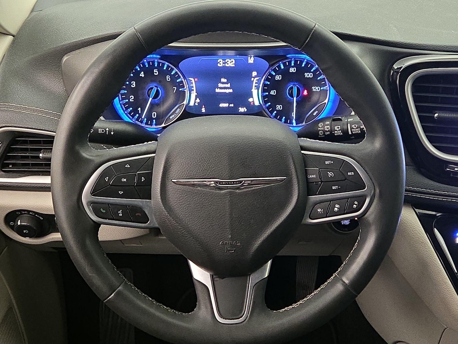 2022 Chrysler Pacifica Touring L - Photo 11