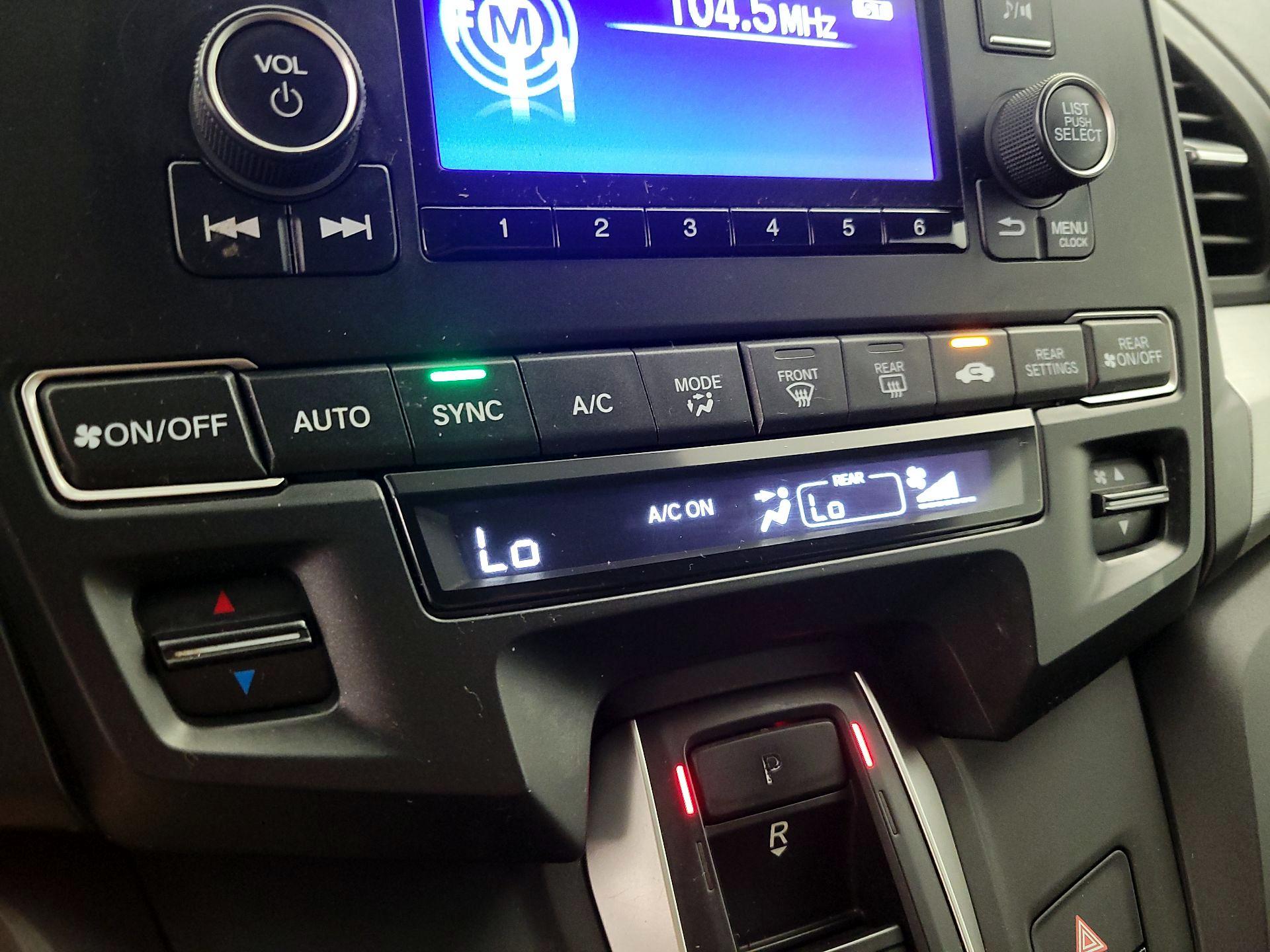 Thumbnail: 2019 Honda Odyssey - 16