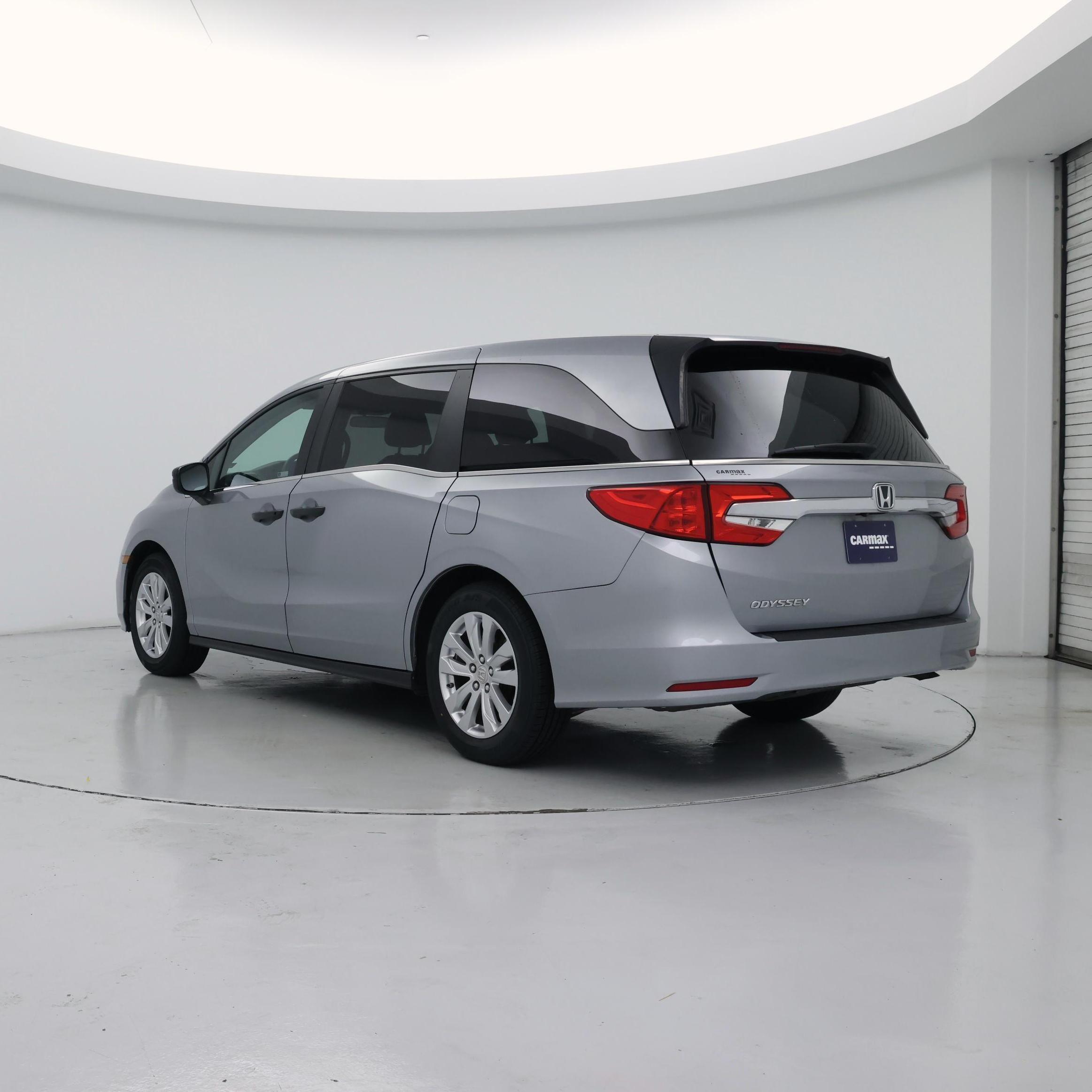 Thumbnail: 2019 Honda Odyssey - 2