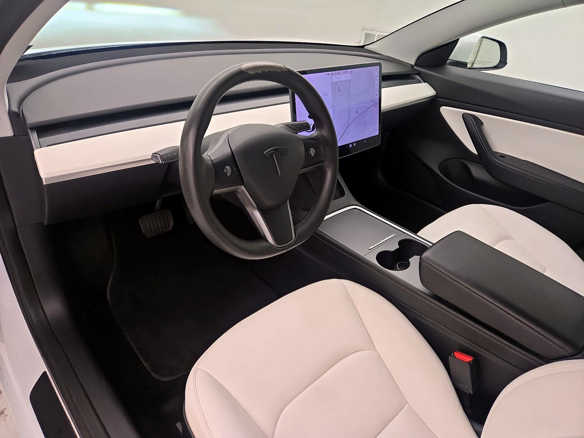 Thumbnail: 2021 Tesla Model 3 - 11