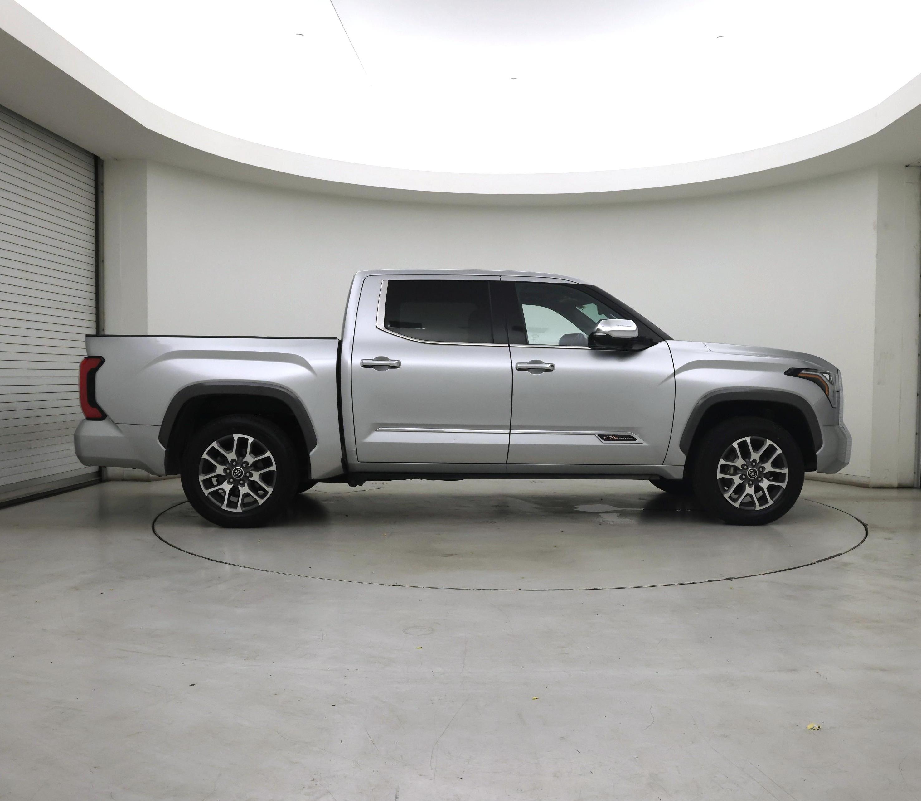 Thumbnail: 2022 Toyota Tundra - 7