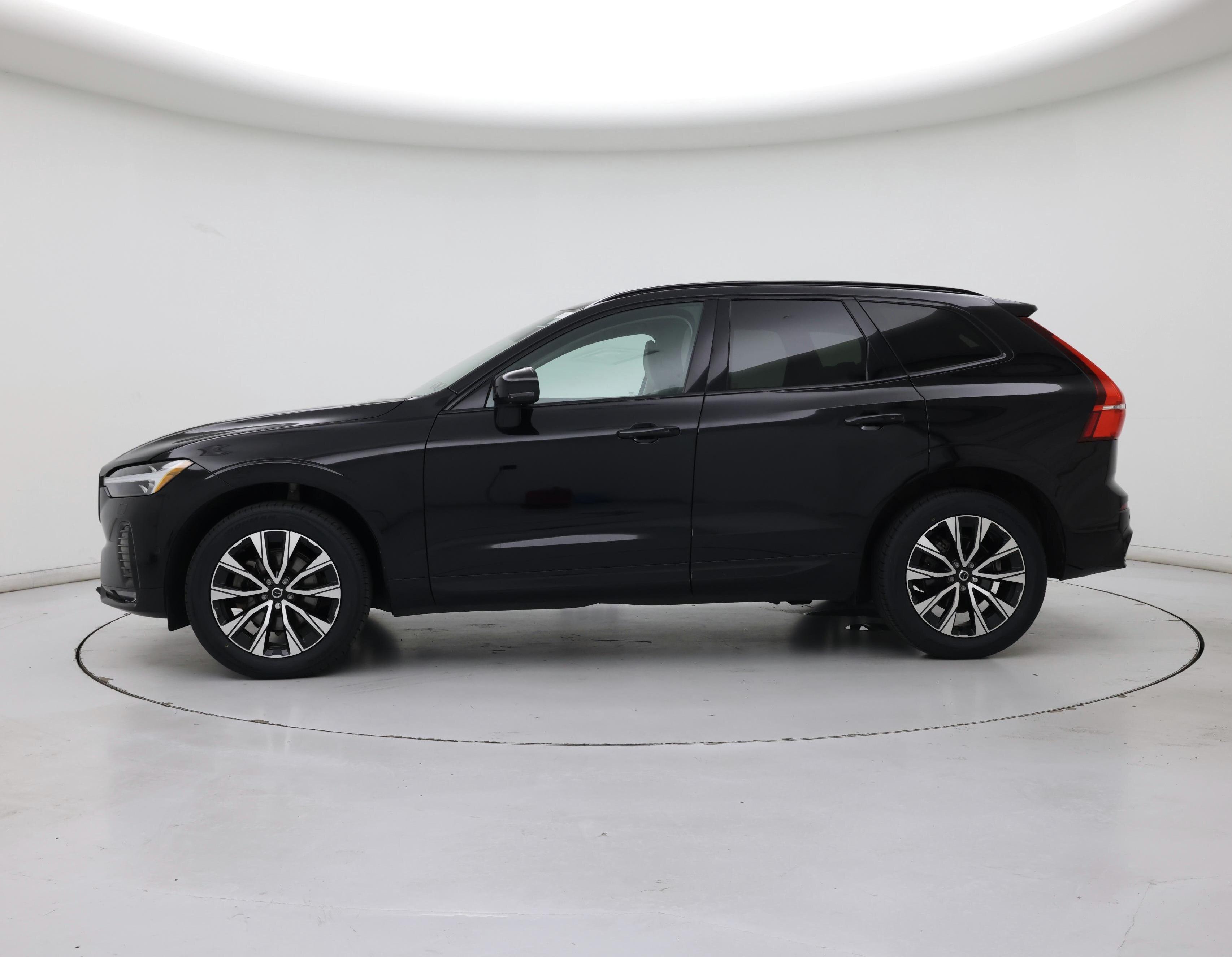 Thumbnail: 2024 Volvo XC60 - 3