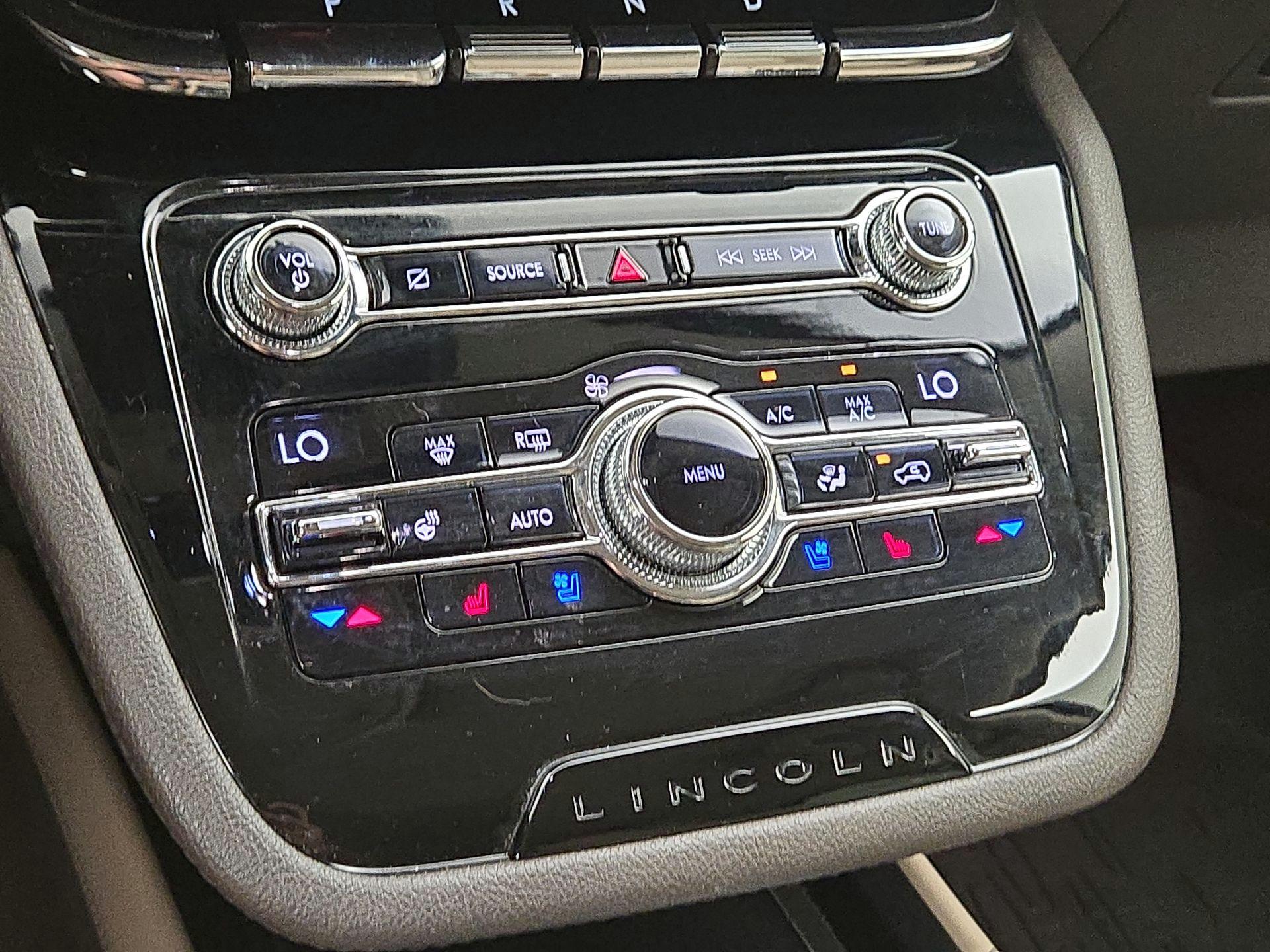 Thumbnail: 2020 Lincoln Corsair - 17