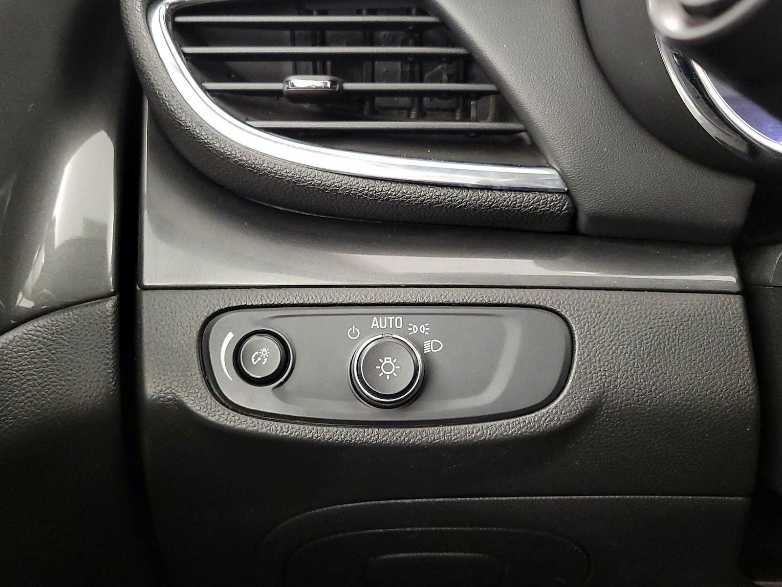 2018 Buick Encore Preferred - Photo 14