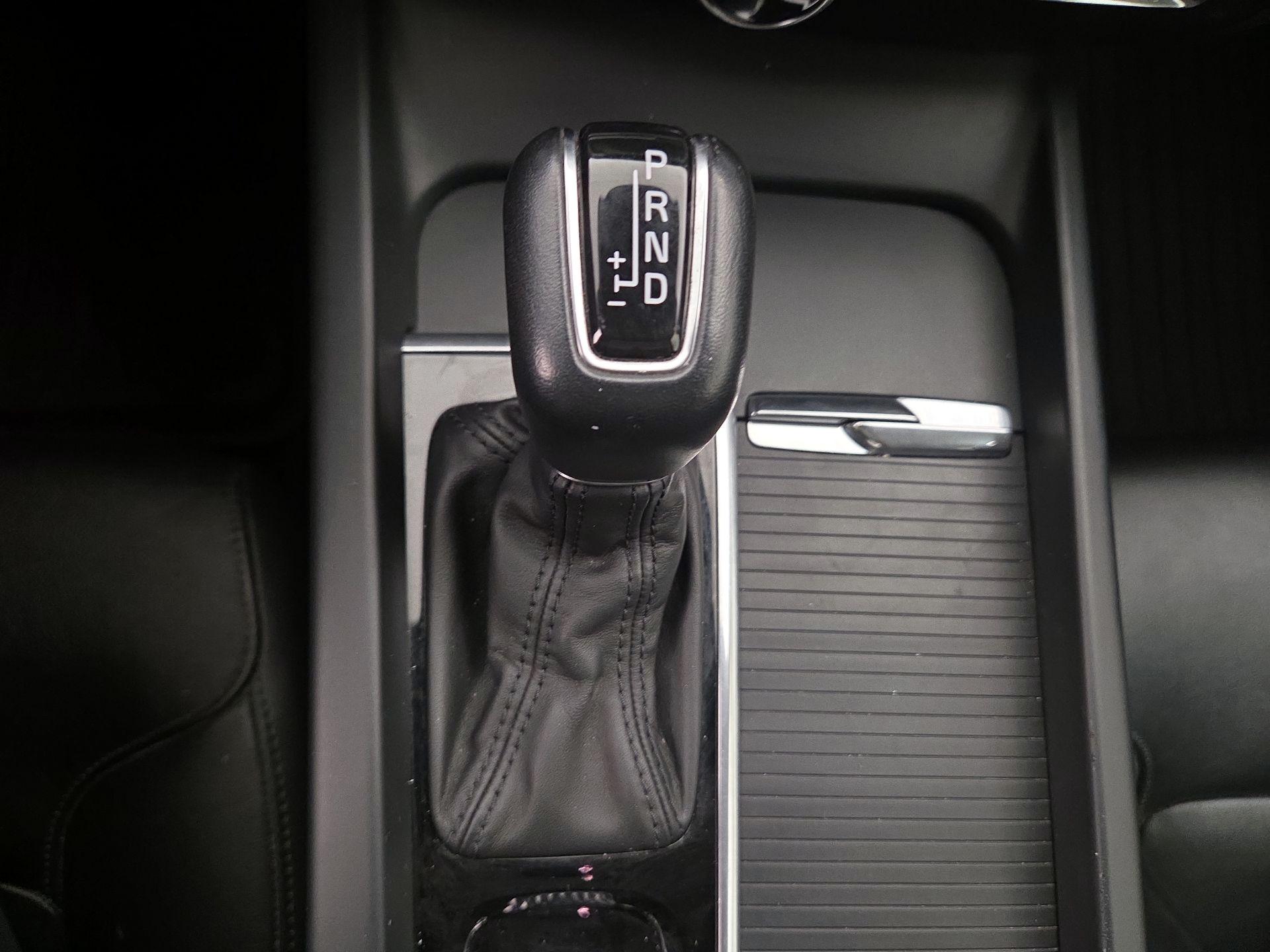 Thumbnail: 2020 Volvo S60 - 17