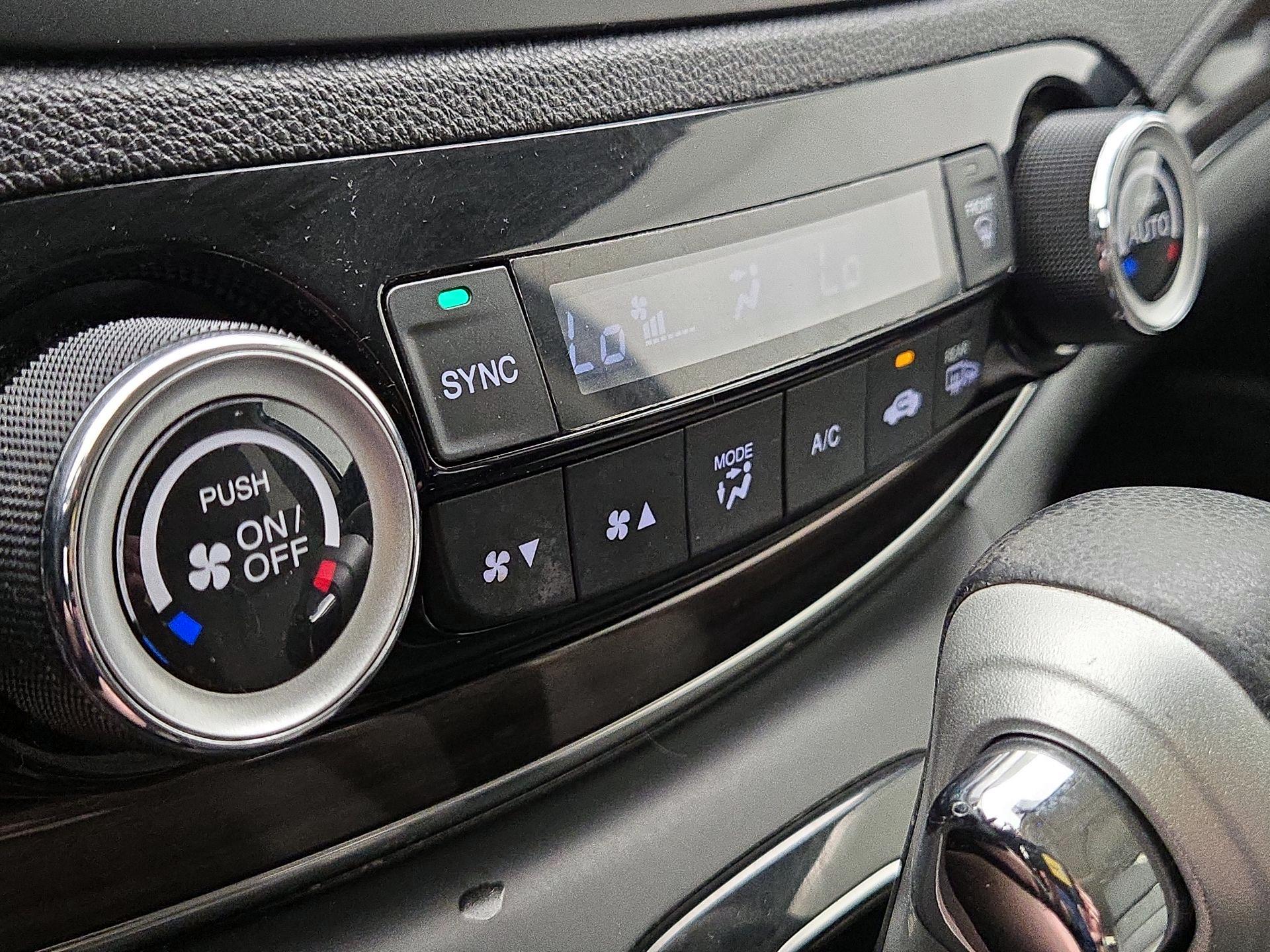 Thumbnail: 2015 Honda CR-V - 16