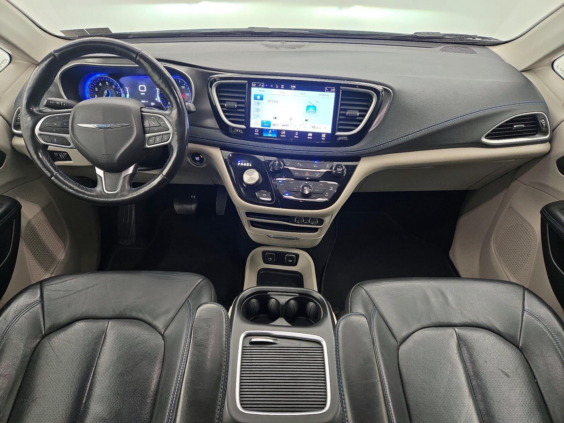 Thumbnail: 2021 Chrysler Pacifica - 9