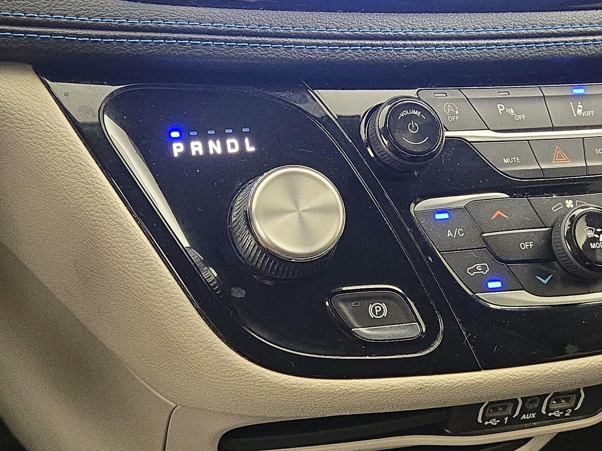 Thumbnail: 2021 Chrysler Pacifica - 17
