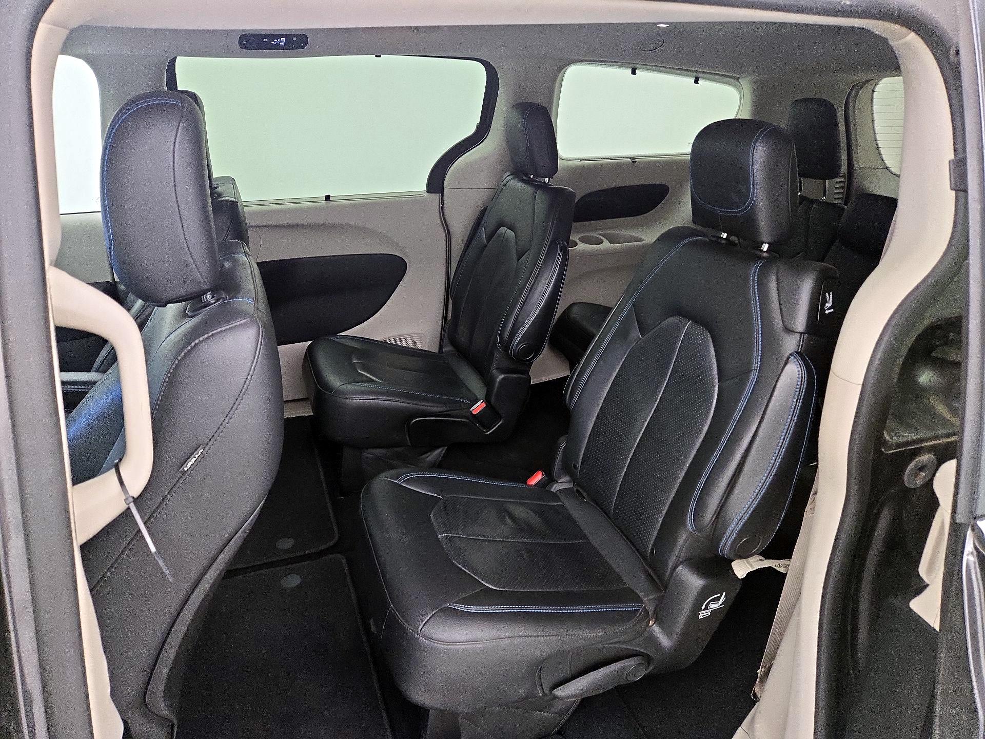 Thumbnail: 2021 Chrysler Pacifica - 19
