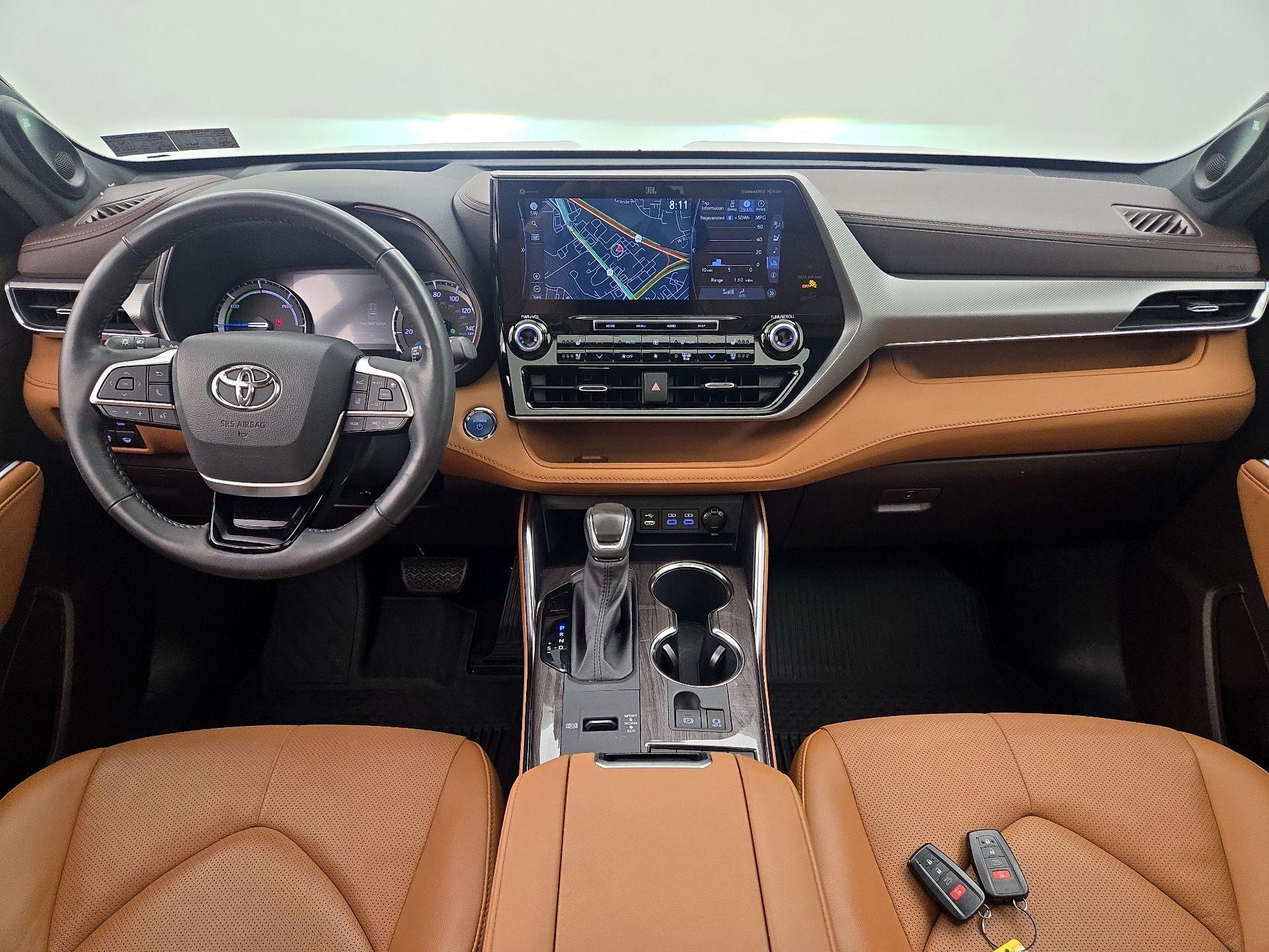 Thumbnail: 2022 Toyota Highlander - 9