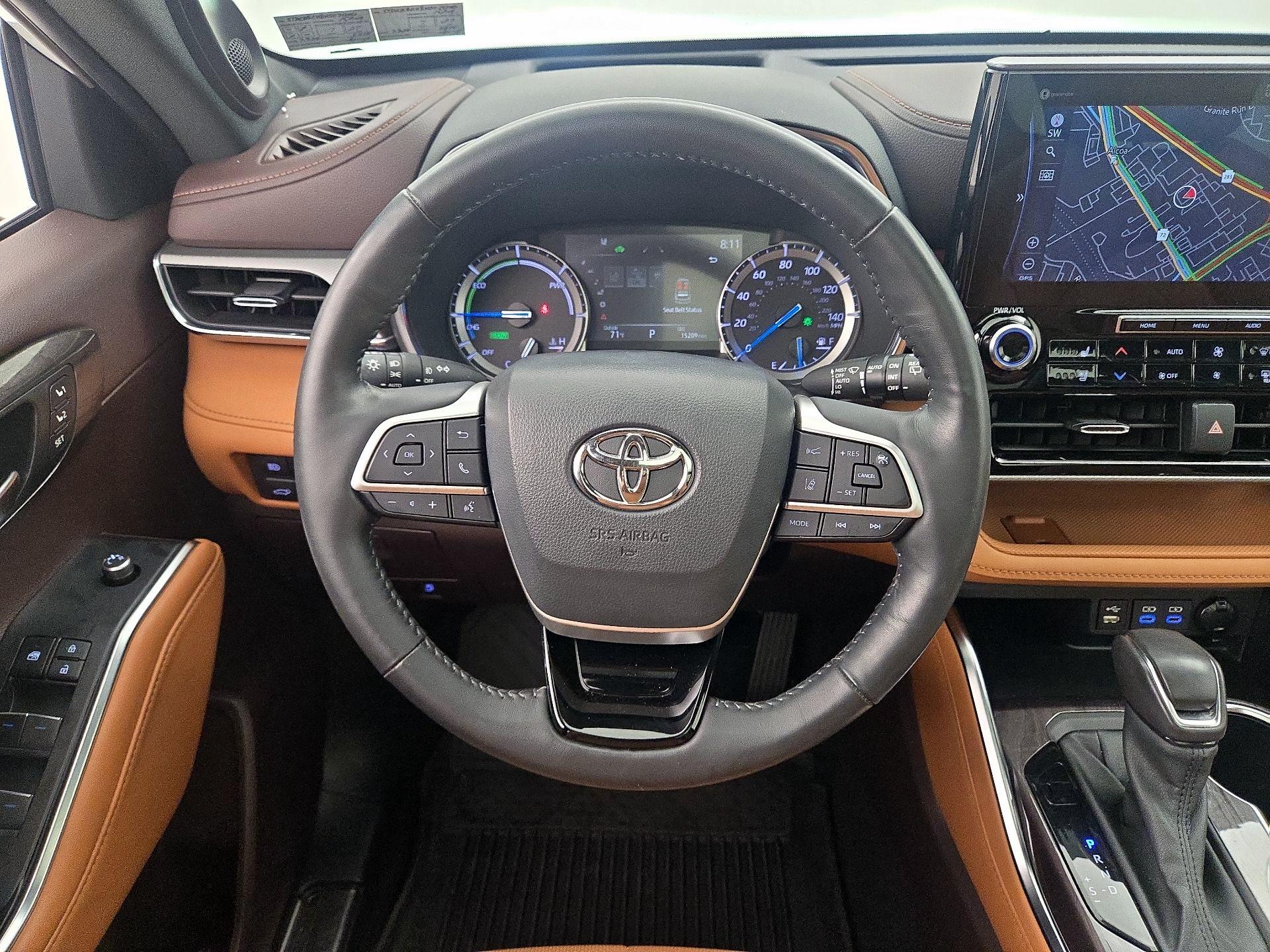 Thumbnail: 2022 Toyota Highlander - 10