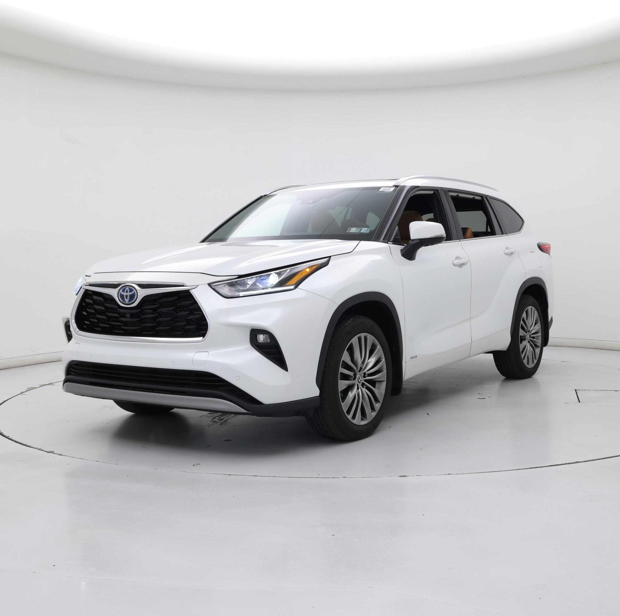 Thumbnail: 2022 Toyota Highlander - 4