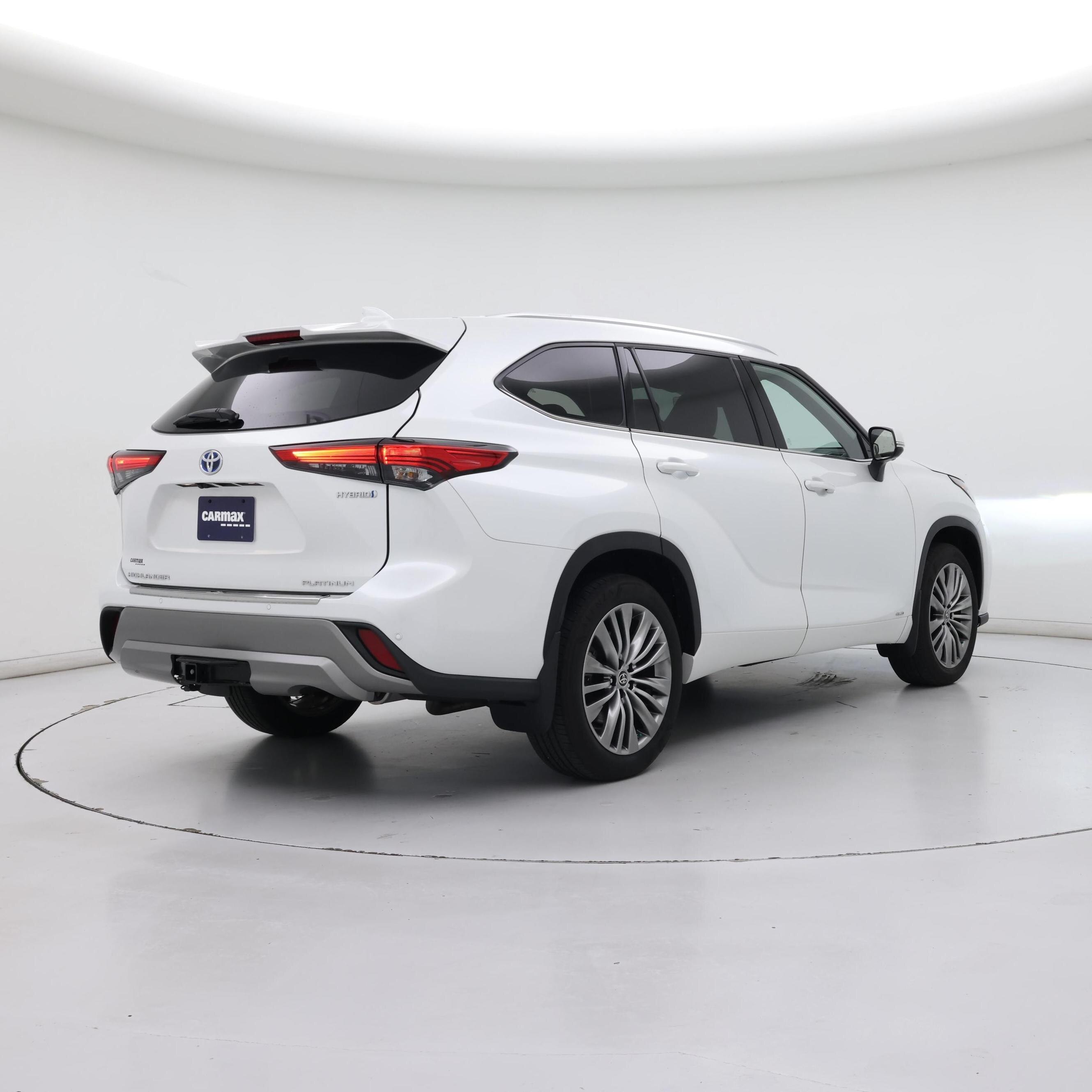 Thumbnail: 2022 Toyota Highlander - 8