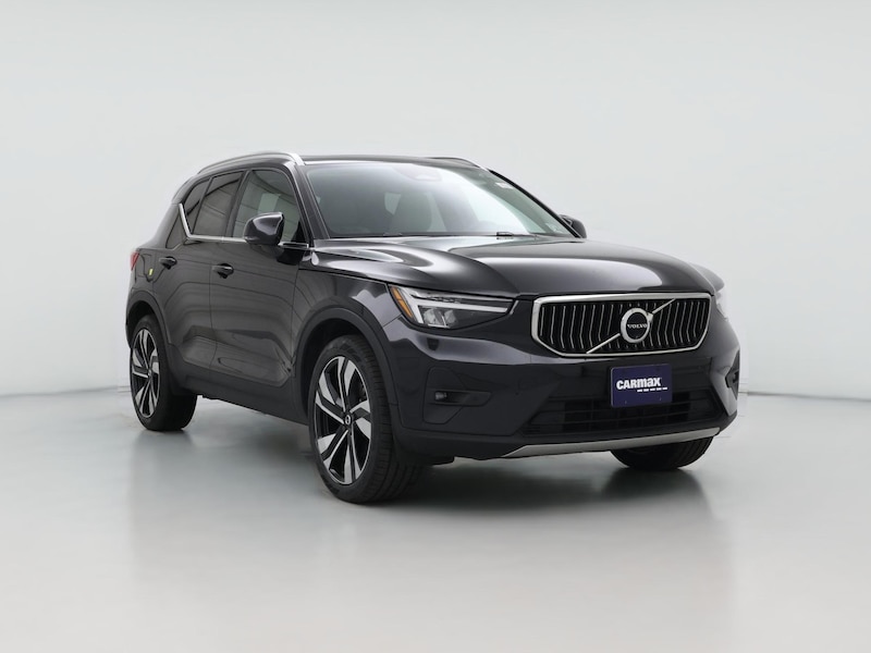2024 Volvo XC40 B5 Plus Bright Theme