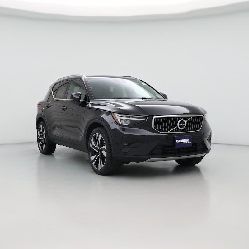 2024 Volvo XC40 B5 Plus Bright Theme