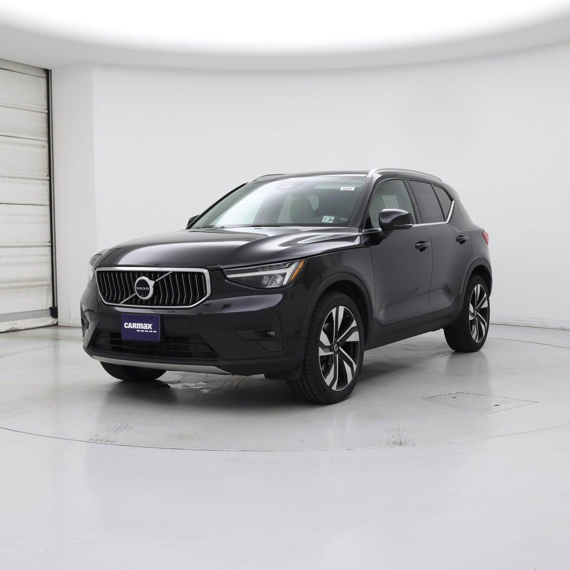 Thumbnail: 2024 Volvo XC40 - 4