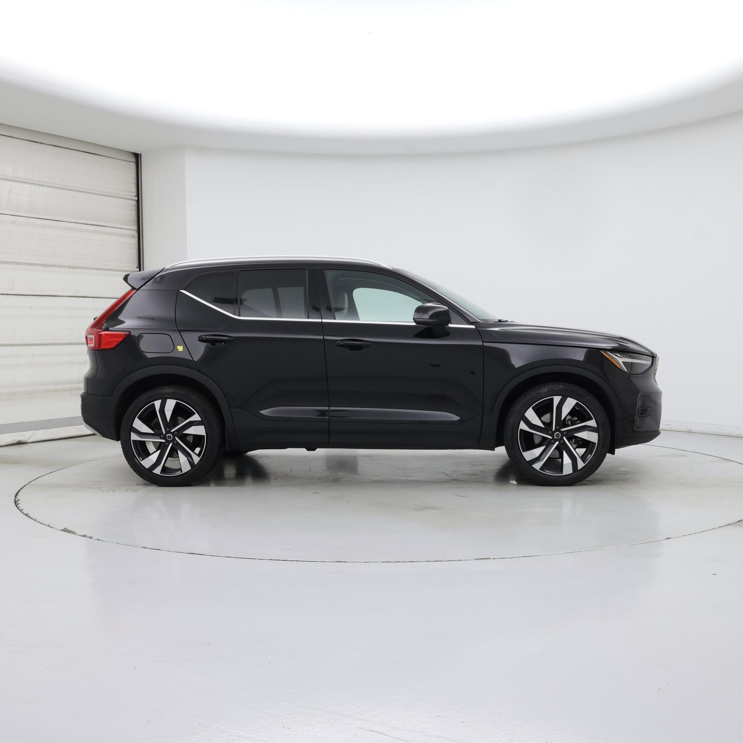 Thumbnail: 2024 Volvo XC40 - 7