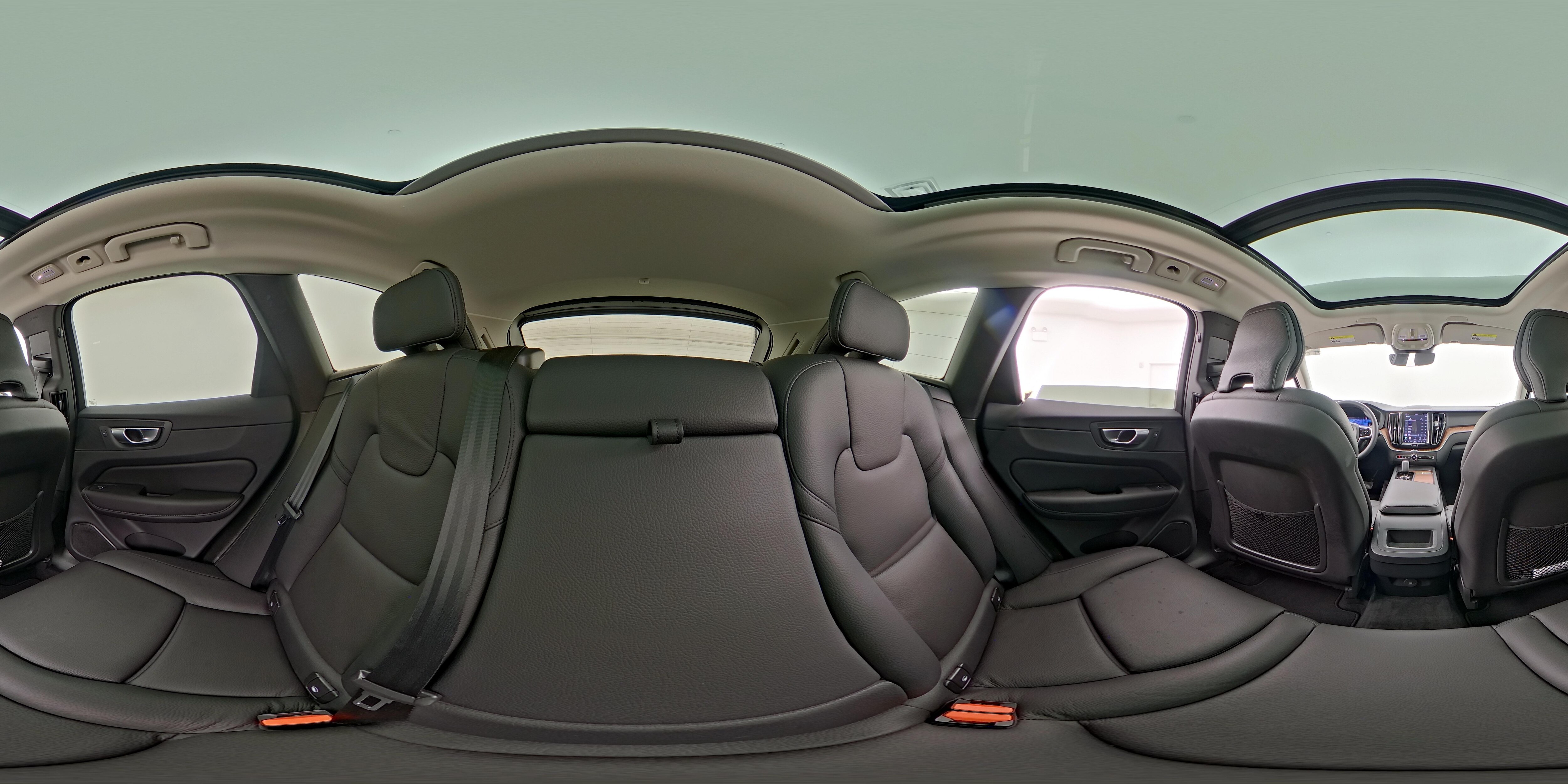 2024 Volvo XC60 Plus - Photo 28