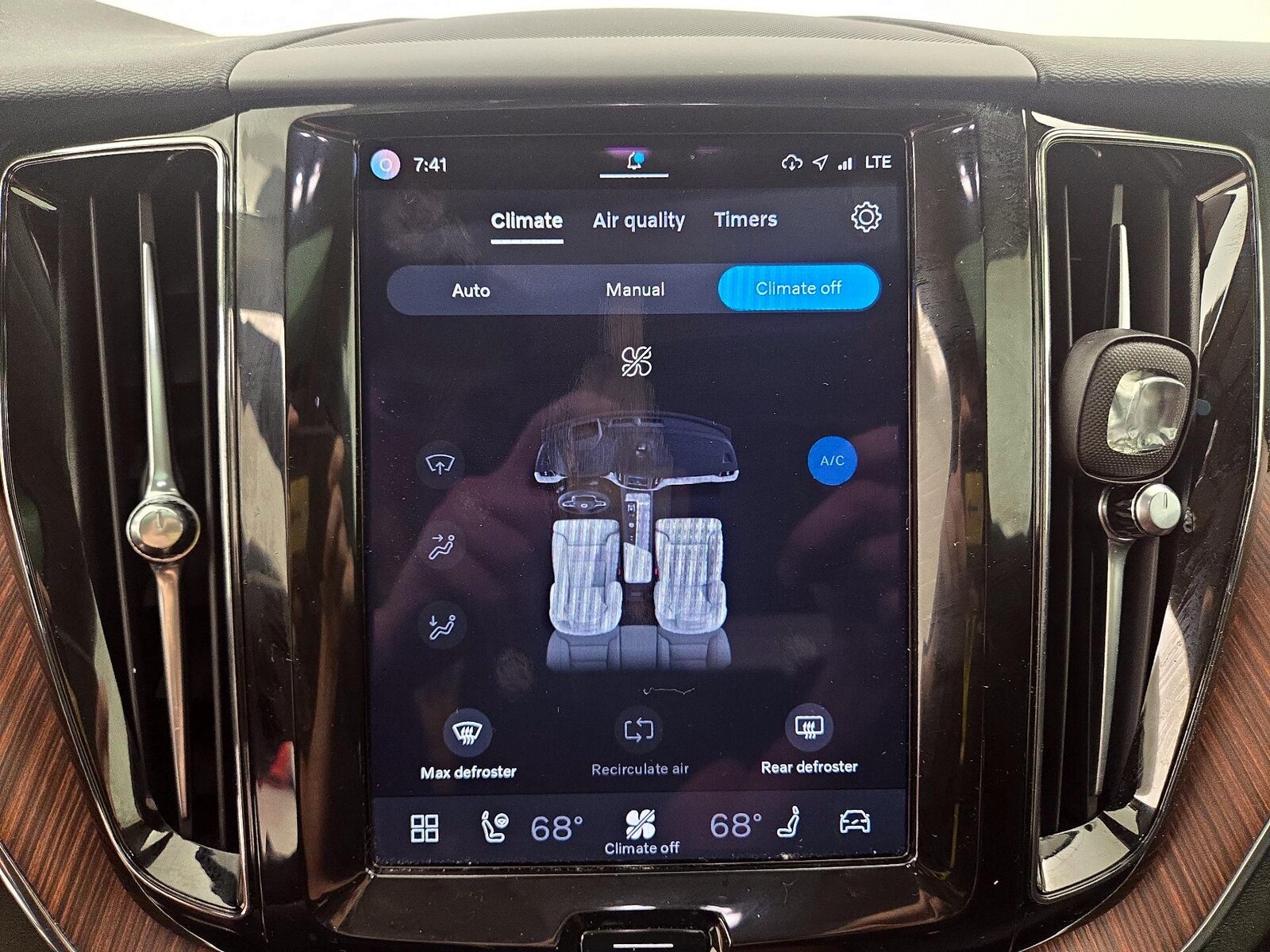 2024 Volvo XC60 Plus - Photo 18