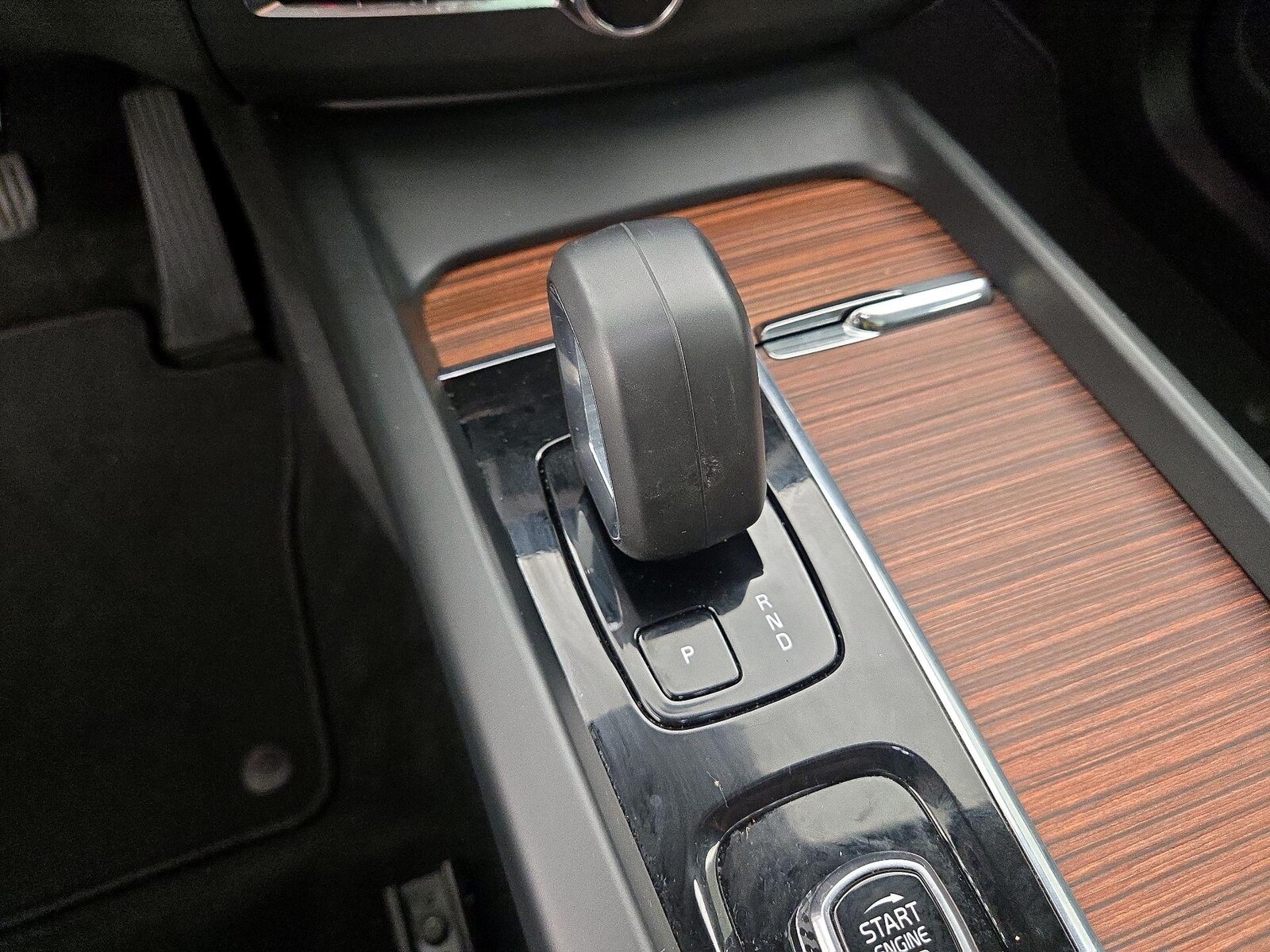 2024 Volvo XC60 Plus - Photo 19