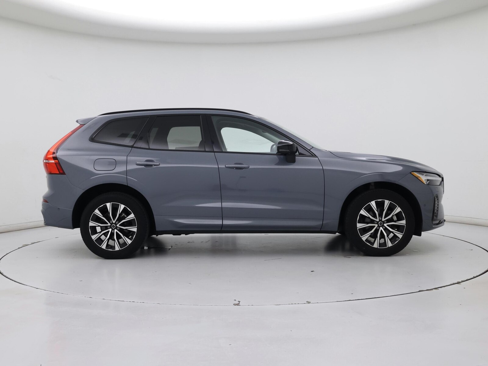 2024 Volvo XC60 Plus - Photo 8