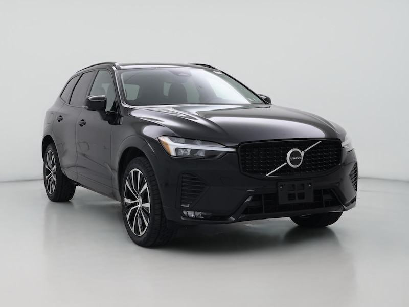 2023 Volvo XC60 B5 Plus Dark Theme