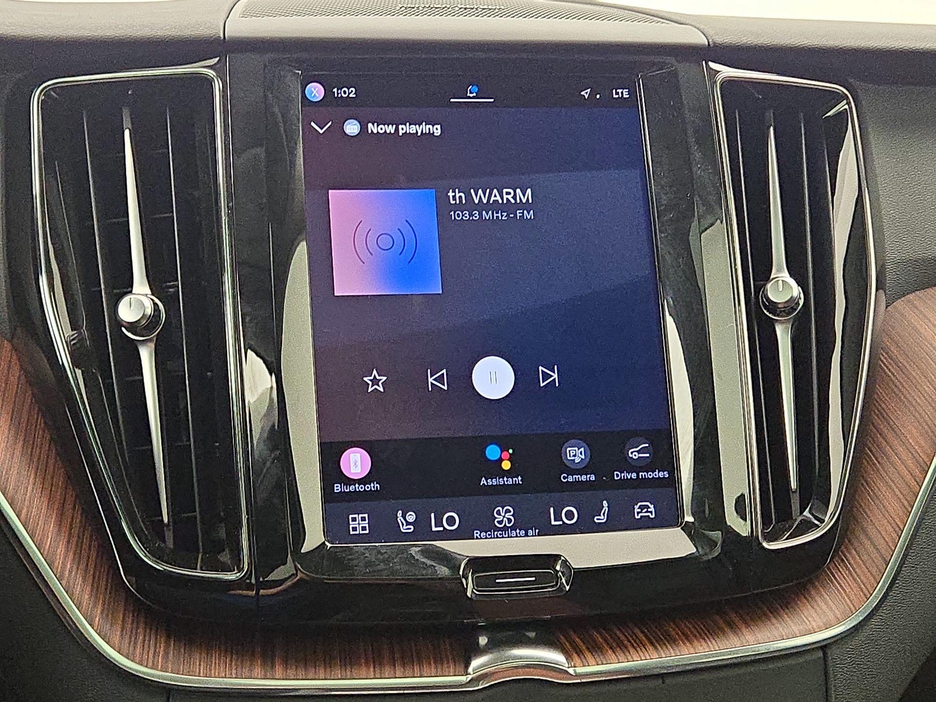 Thumbnail: 2023 Volvo XC60 - 16