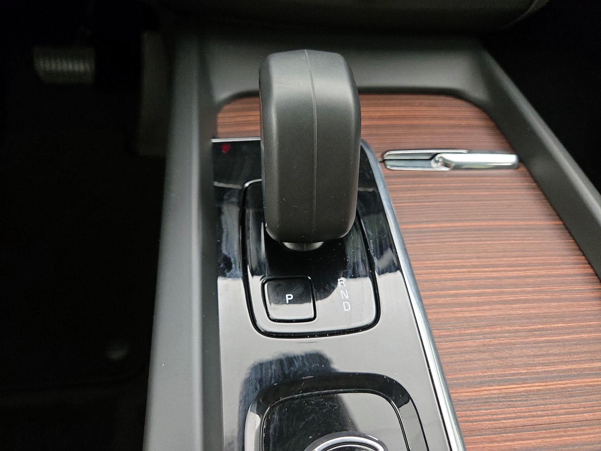 Thumbnail: 2023 Volvo XC60 - 18