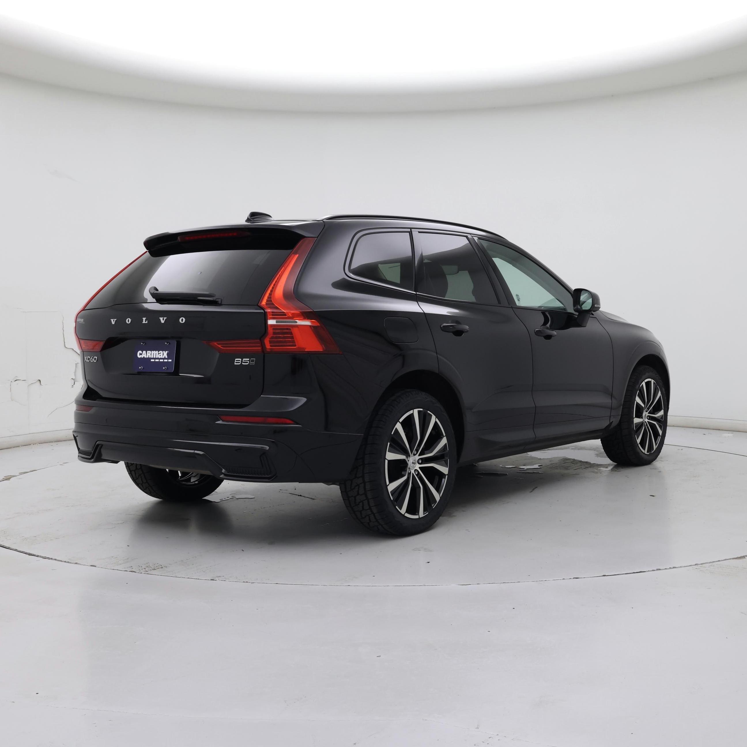 Thumbnail: 2023 Volvo XC60 - 8