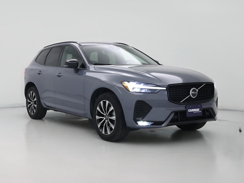 2024 Volvo XC60 B5 Core Dark Theme