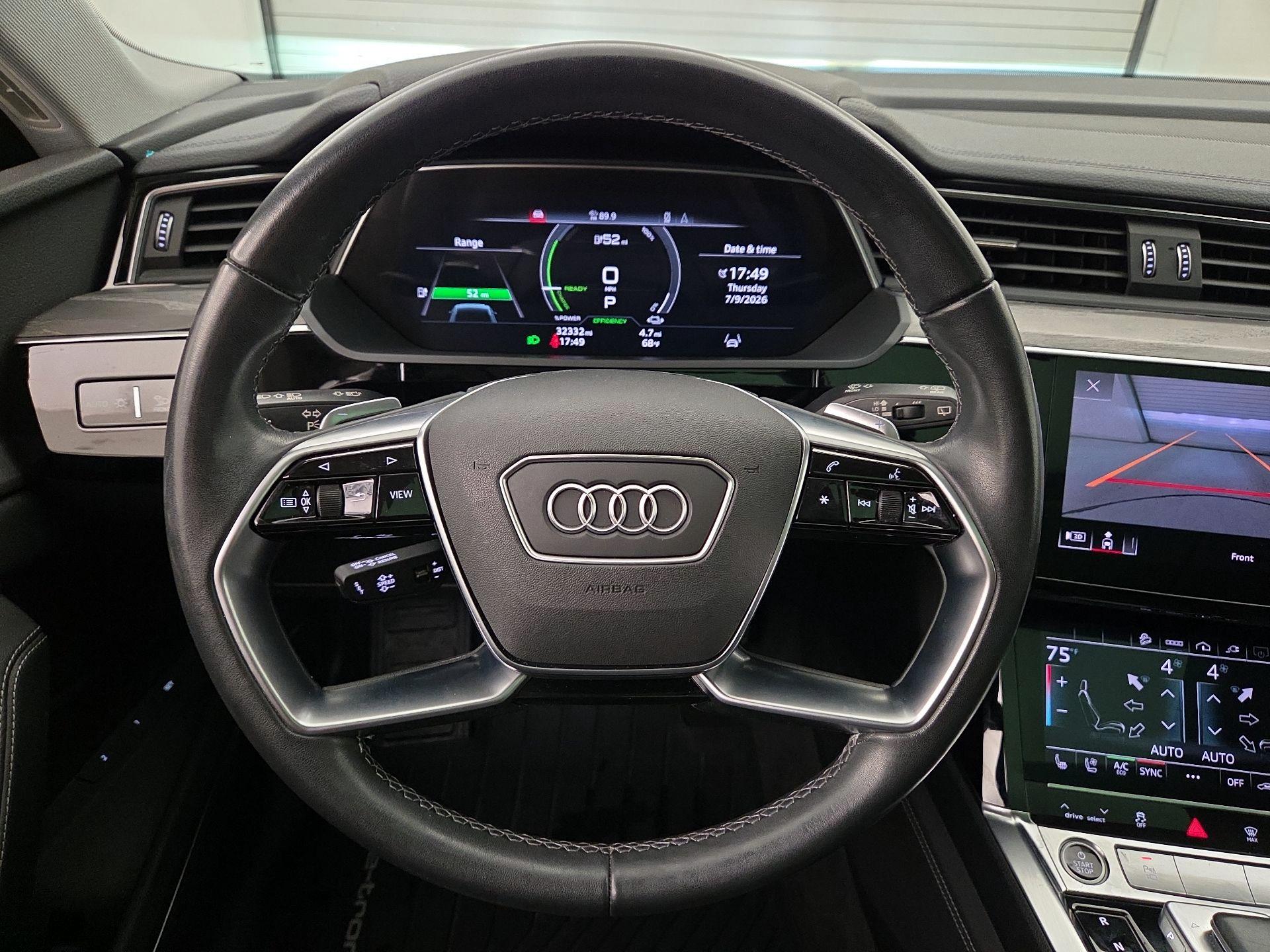 Thumbnail: 2023 Audi e-tron - 10