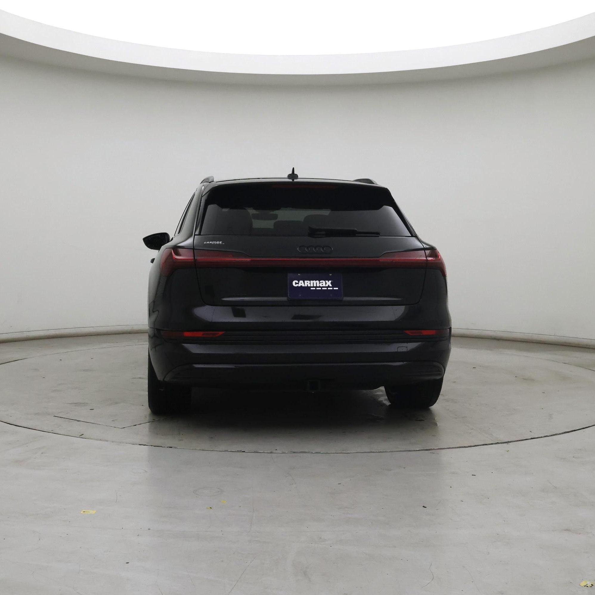 Thumbnail: 2023 Audi e-tron - 6