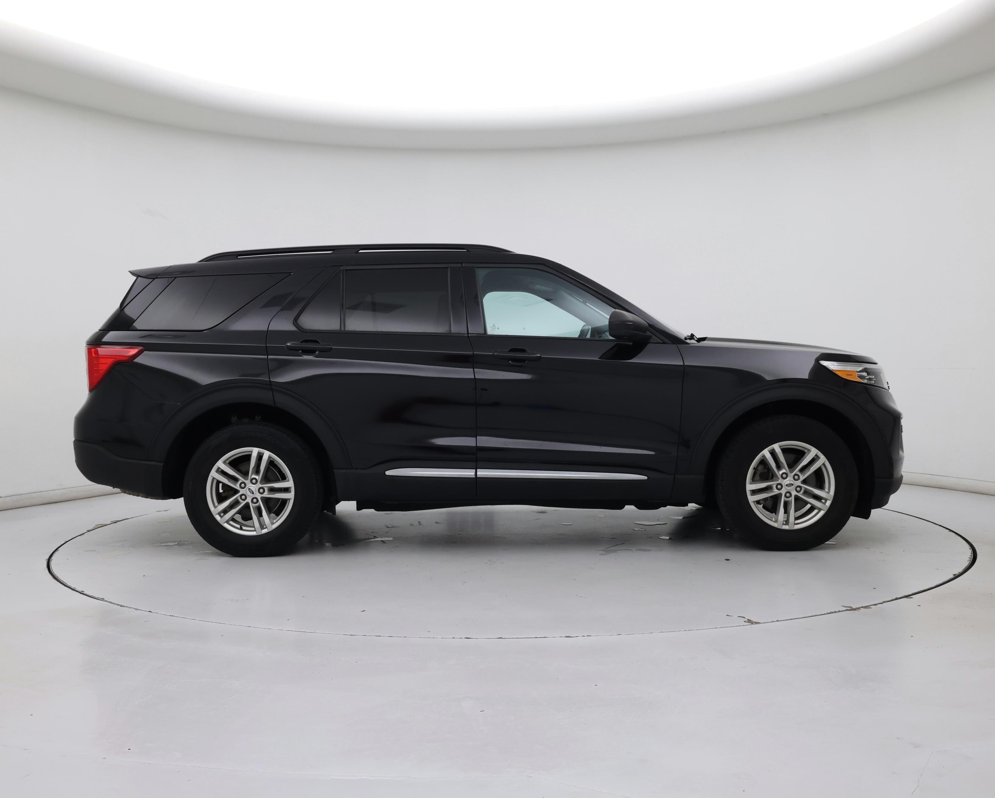 Thumbnail: 2023 Ford Explorer - 7